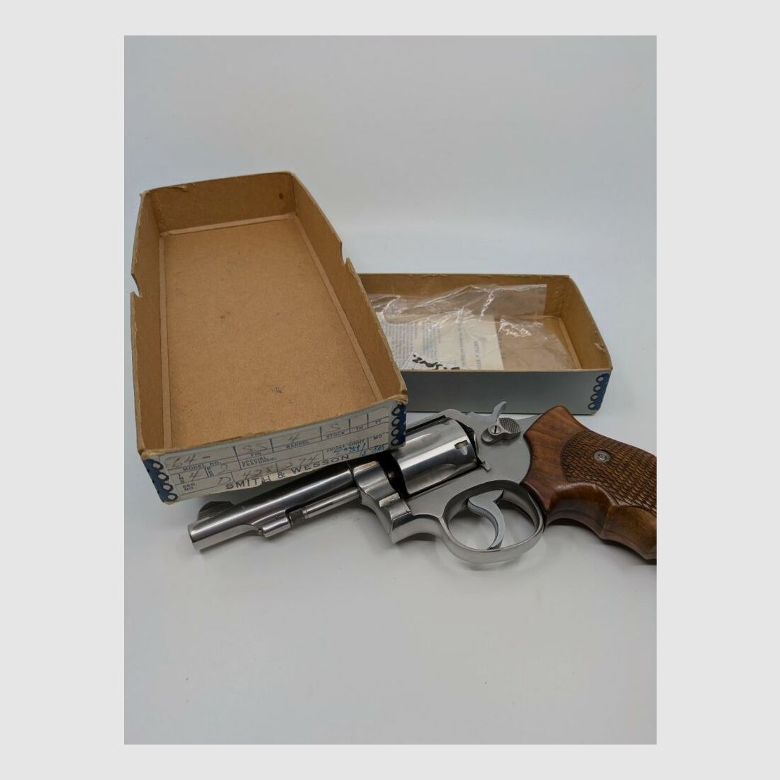 S&W 64