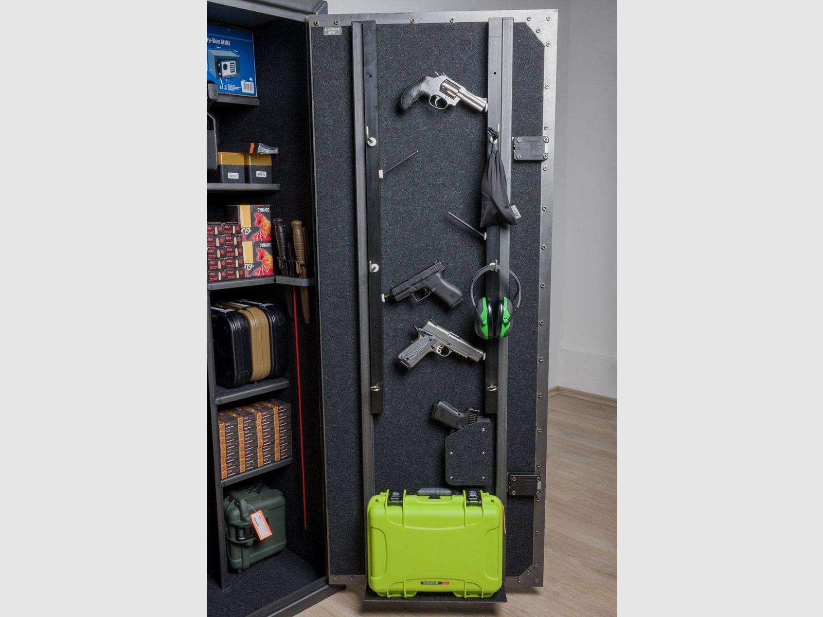 Walizka na pistolet z tworzywa sztucznego 30 x 16 x 7 cm, zdjęcie 24 z 32