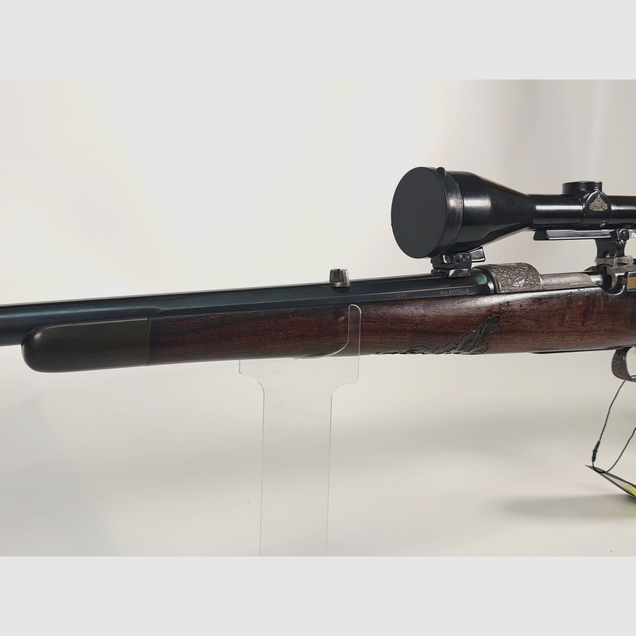 Repetierer Einzelstück 7x64 inkl. ZF 2,5-10x42 mit Handgravuren und Schaftholzverschneidungen
