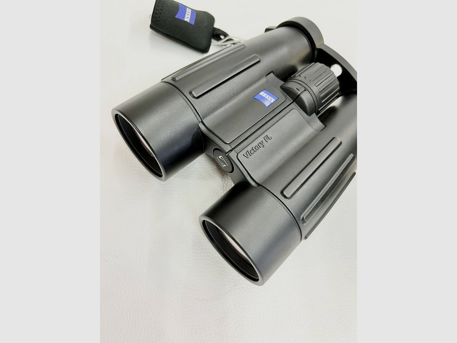 ZEISS – VICTORY 8X42 T* FL, Bild 2 von 3