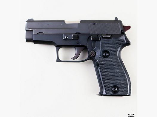 Pistole Sig Sauer mod. P6 Polizei Westdeutschland cal. 9×19 matr. M524631A2