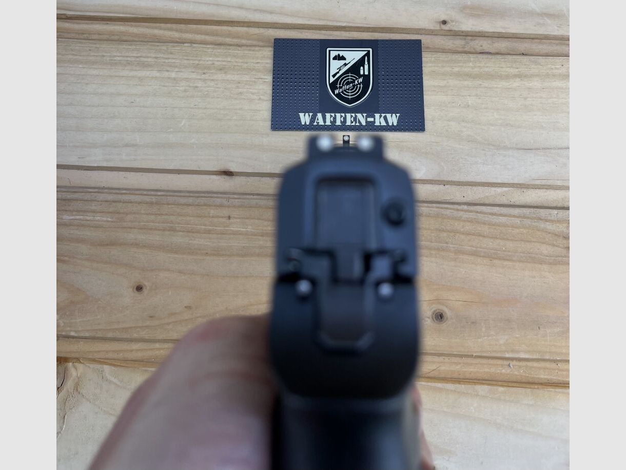 SIG Sauer P320 FullSize avec 3x chargeurs, mallette, drapeau de sécurité et 2x holsters 9mmLuger