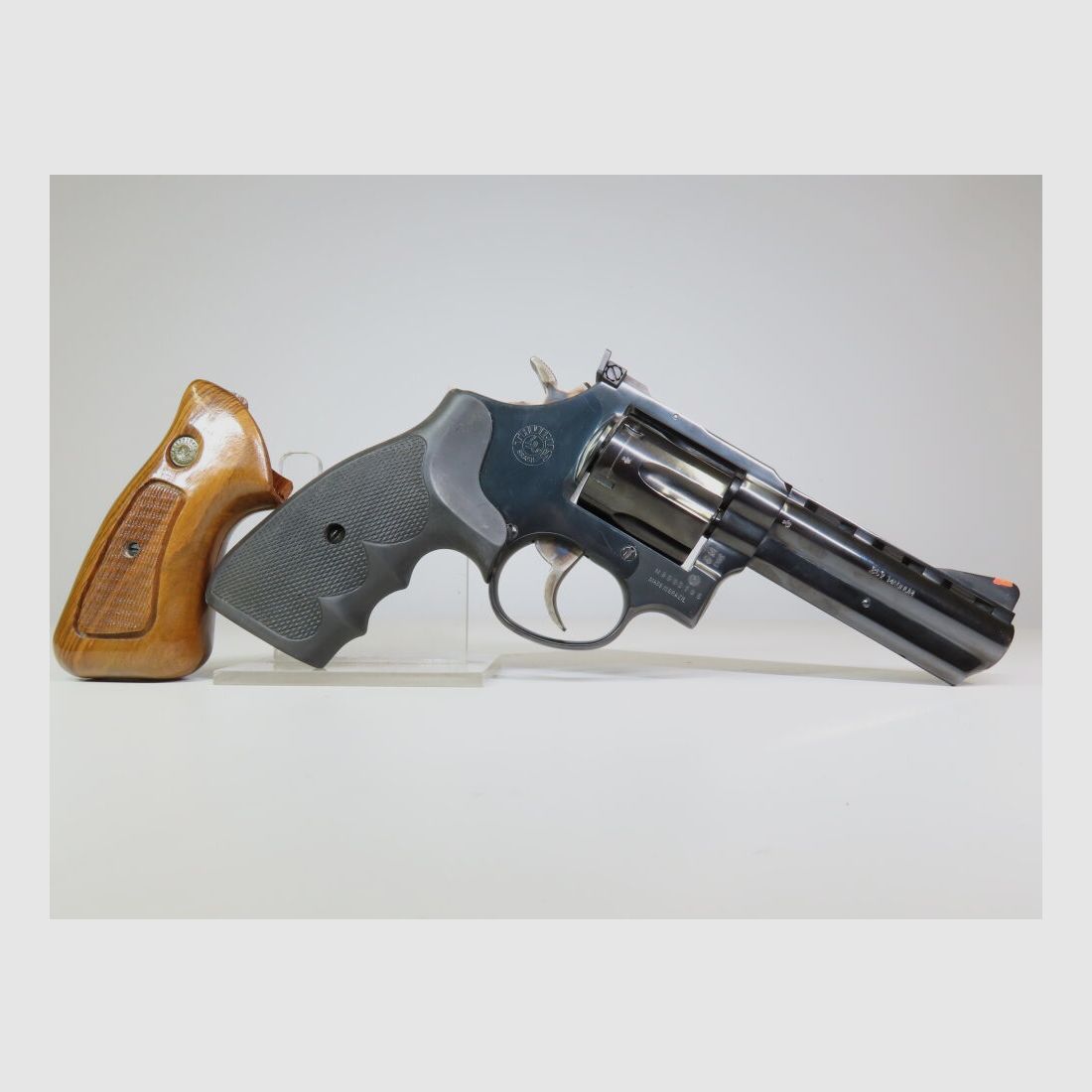 Taurus 689 en 4 pouces