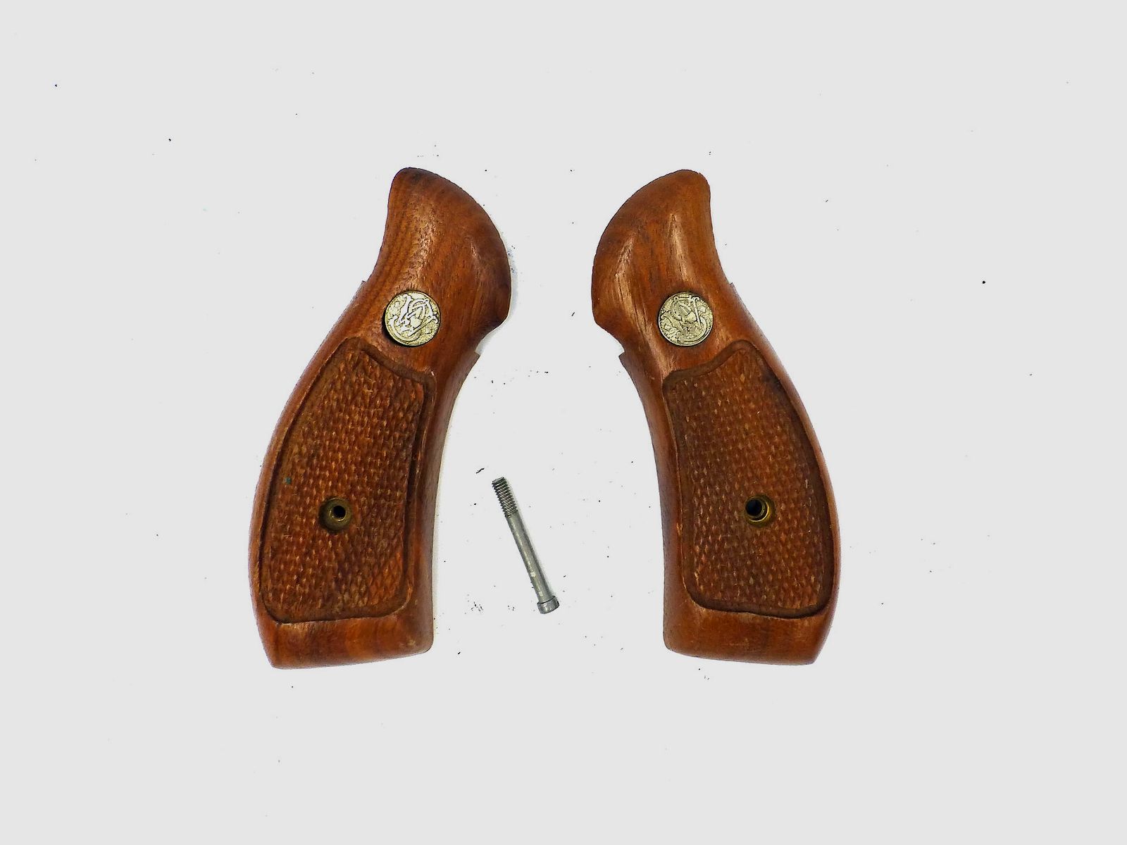 Griffschalen S&W K Rahmen Rundschaft, Bild 1 von 2