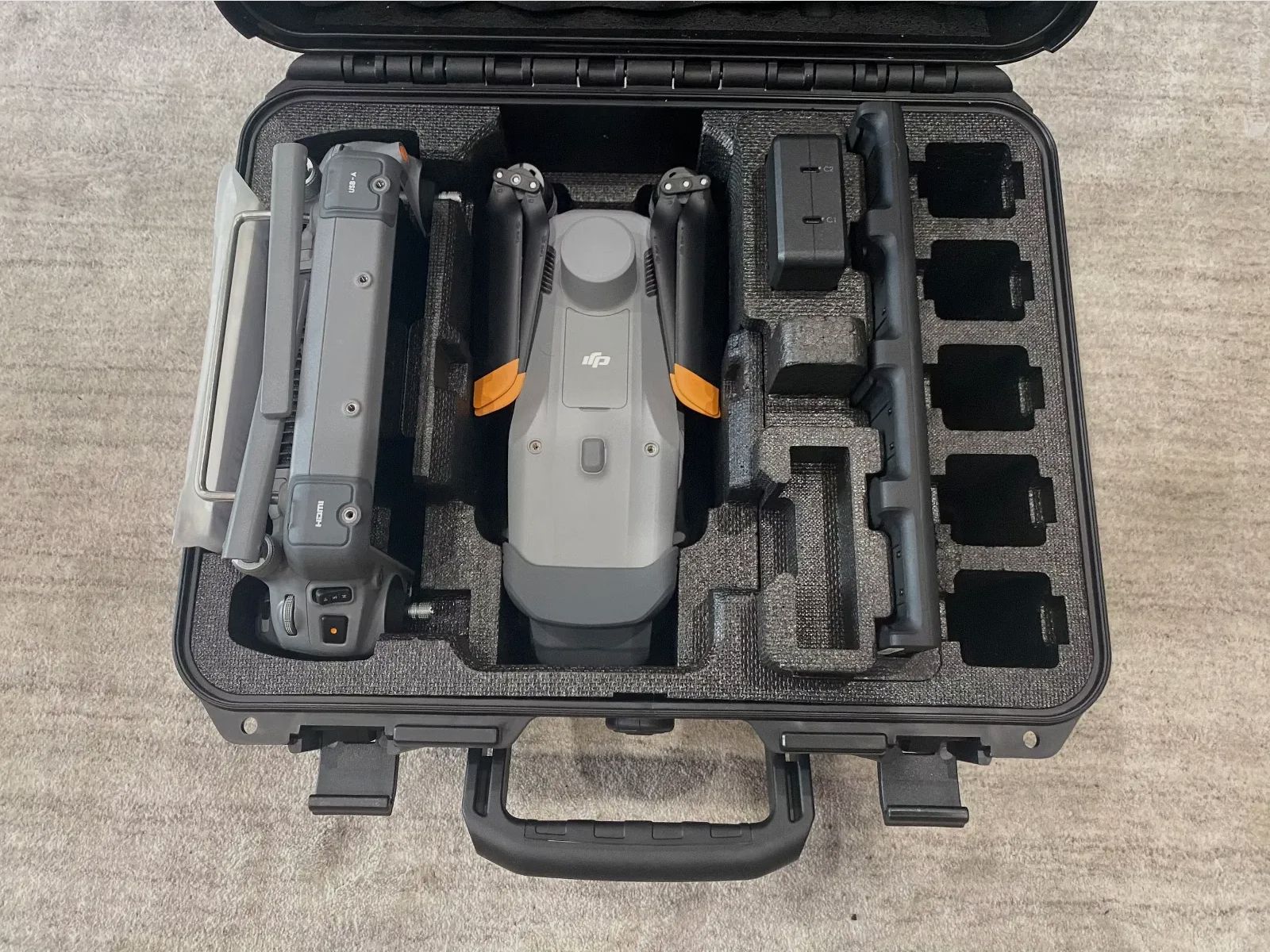 DJI Matrice 4T – dron termowizyjna, ratowanie saren, pełny zestaw w walizce