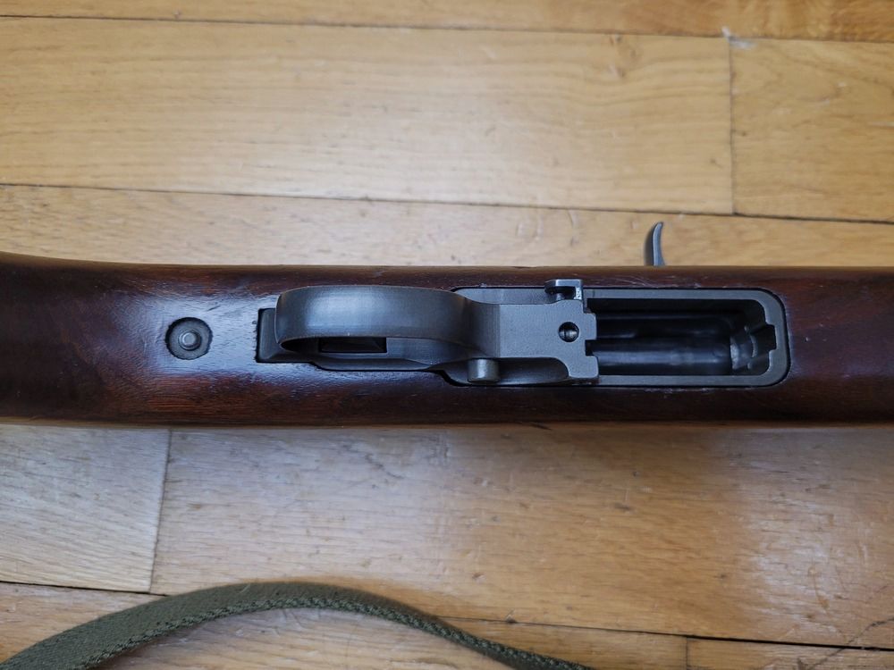 Rara carabina USM1 in configurazione originale 2° GM – Cal. .30 M1 anch'esso originale – Fabbricazione INLAND di gennaio 1944 – Caduta dal Jeep! – 2 caricatori da 15 colpi in borsa del 1943 – Cinghia – Ottime condizioni meccaniche ed estetiche – Rara configurazione originale e in TBE+!, immagine 12 di 35