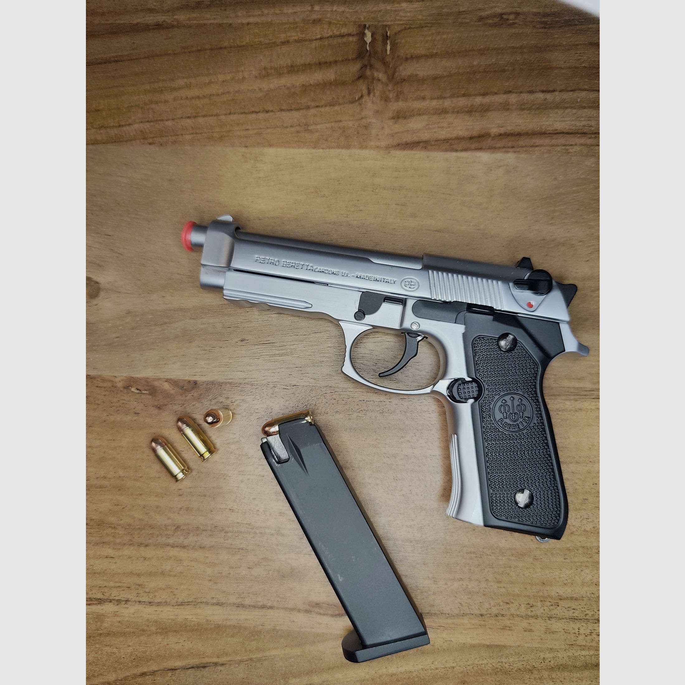 Beretta Model Pistole 1:2 NX Model mit Edler Verpackung Neu