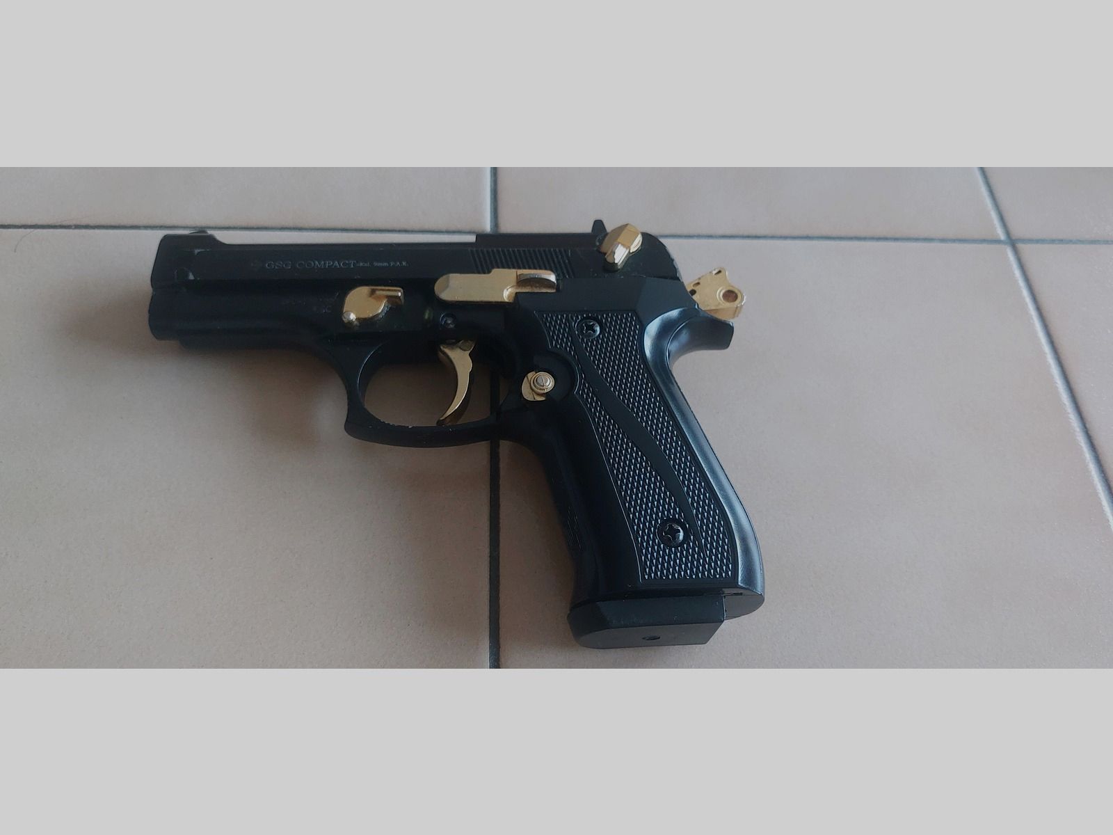 Pistola de señal de gas compacta GSG - Cal. 9mm