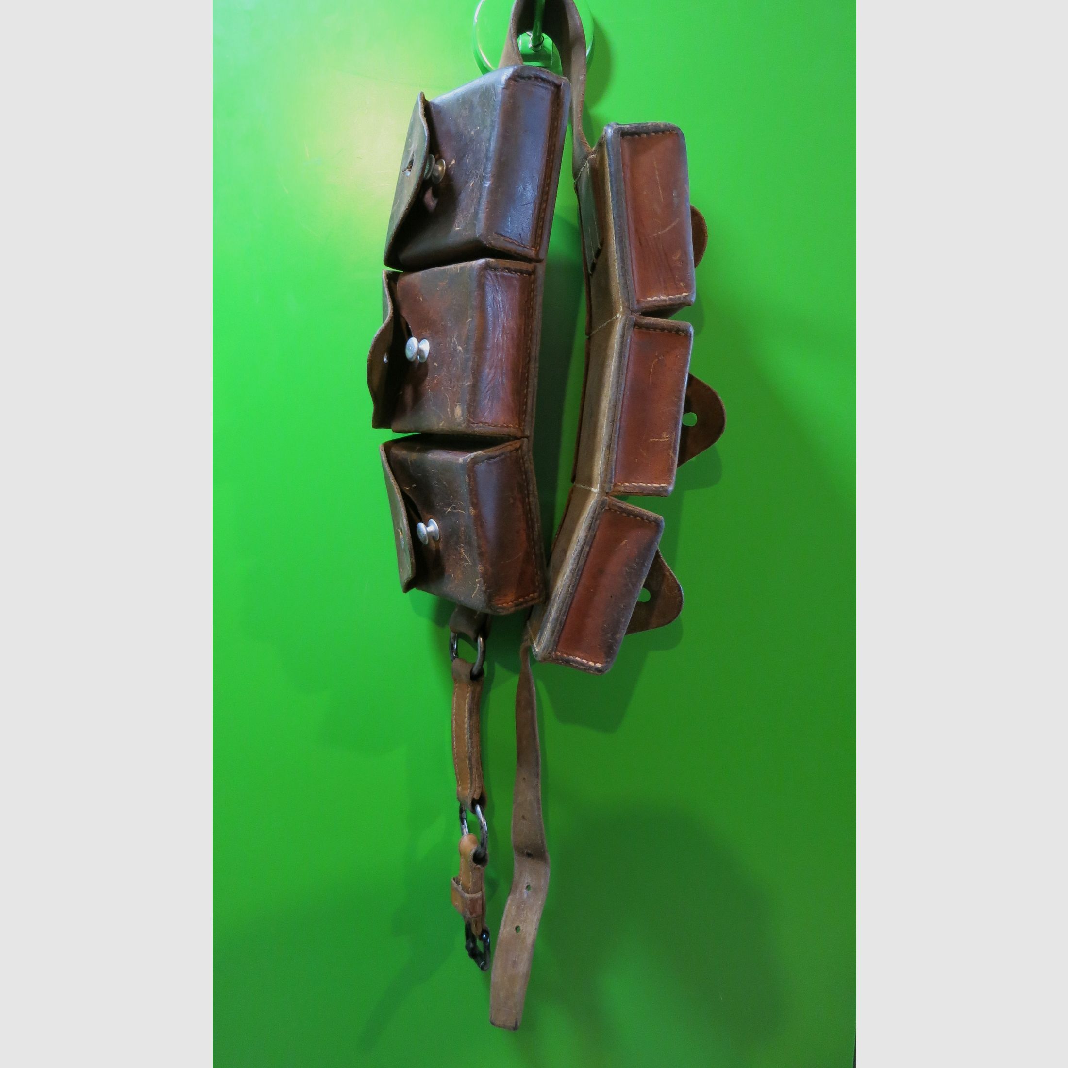 Storica borsa per cartucce in pelle da cavalleria 6-Pack dell'esercito svizzero Schmidt Rubin K11 / K31