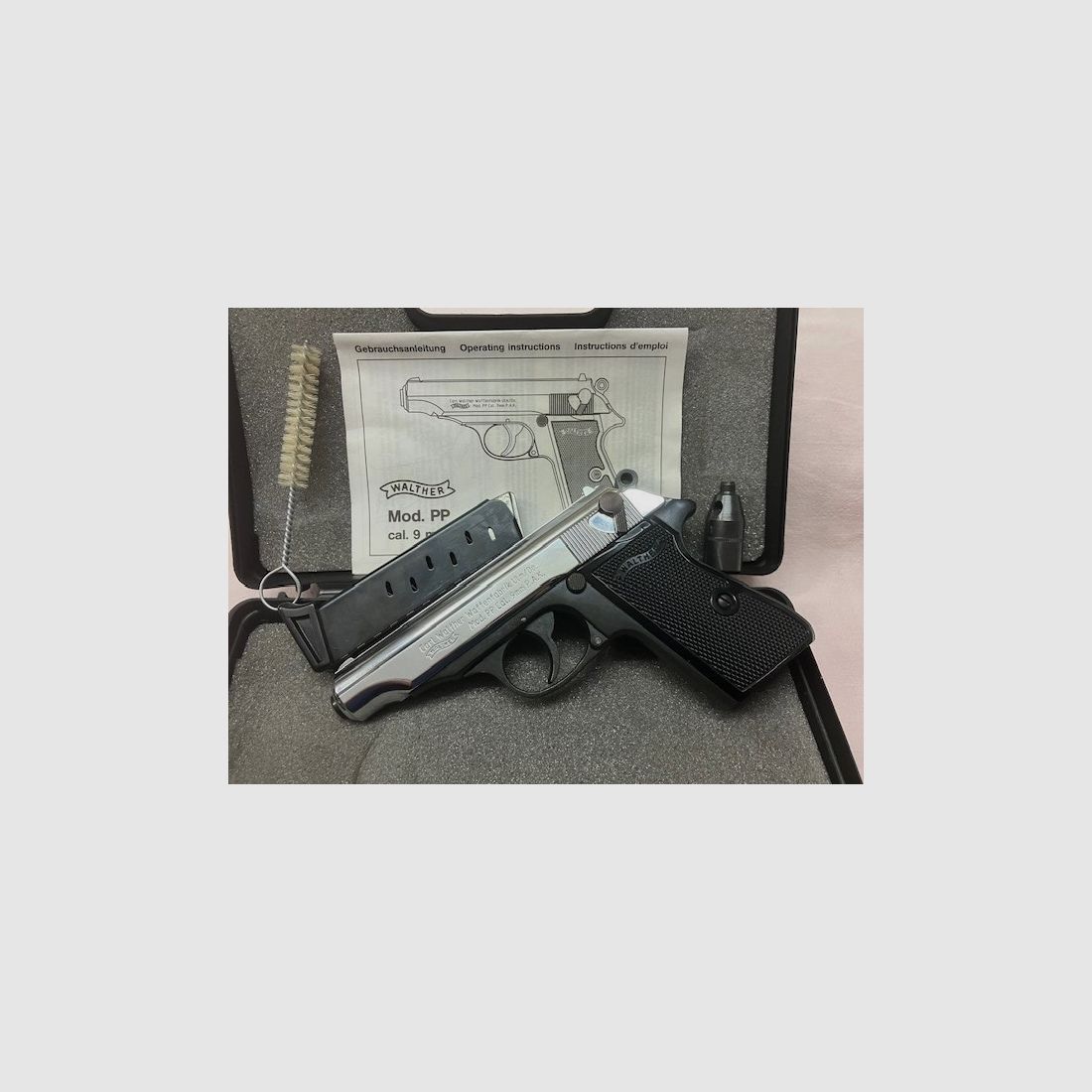 Walther PP polished Chrome, Kaliber: 9mm P.A.K., PTB Nr. 620, unbenutzt