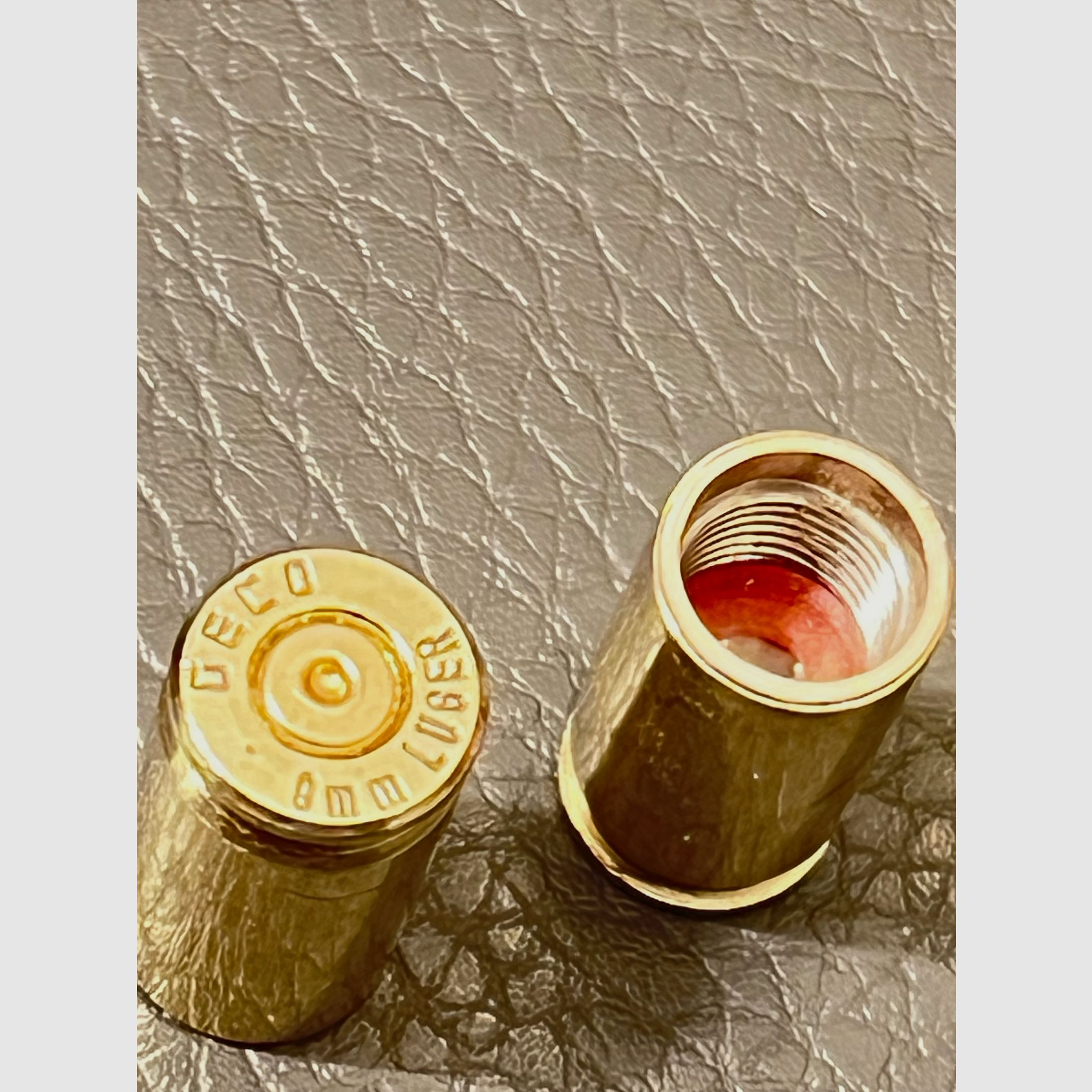 4 Ventilkappen aus abgeschossenen 9 mm Patronen 