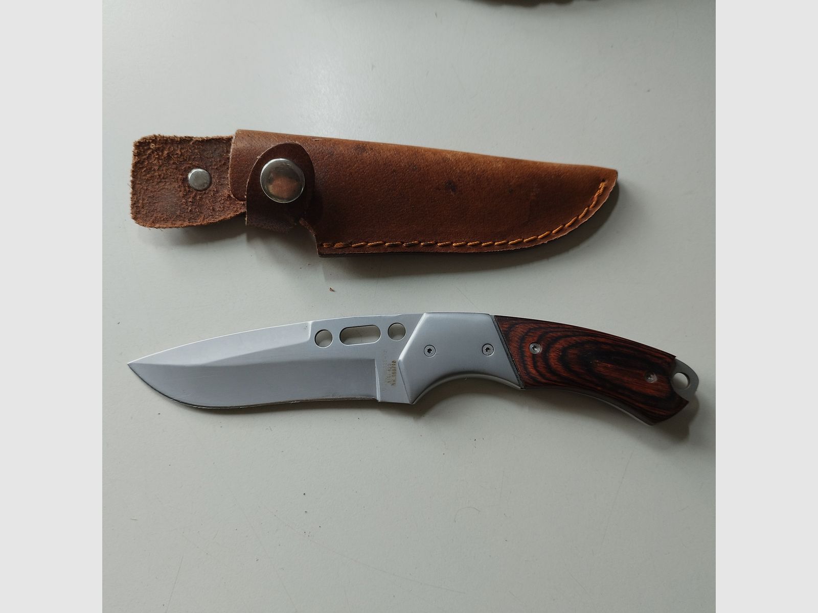 Cuchillo de caza compacto Herbertz AISI 420 con funda de cuero #163710 PVP 89€, imagen 1 de 3