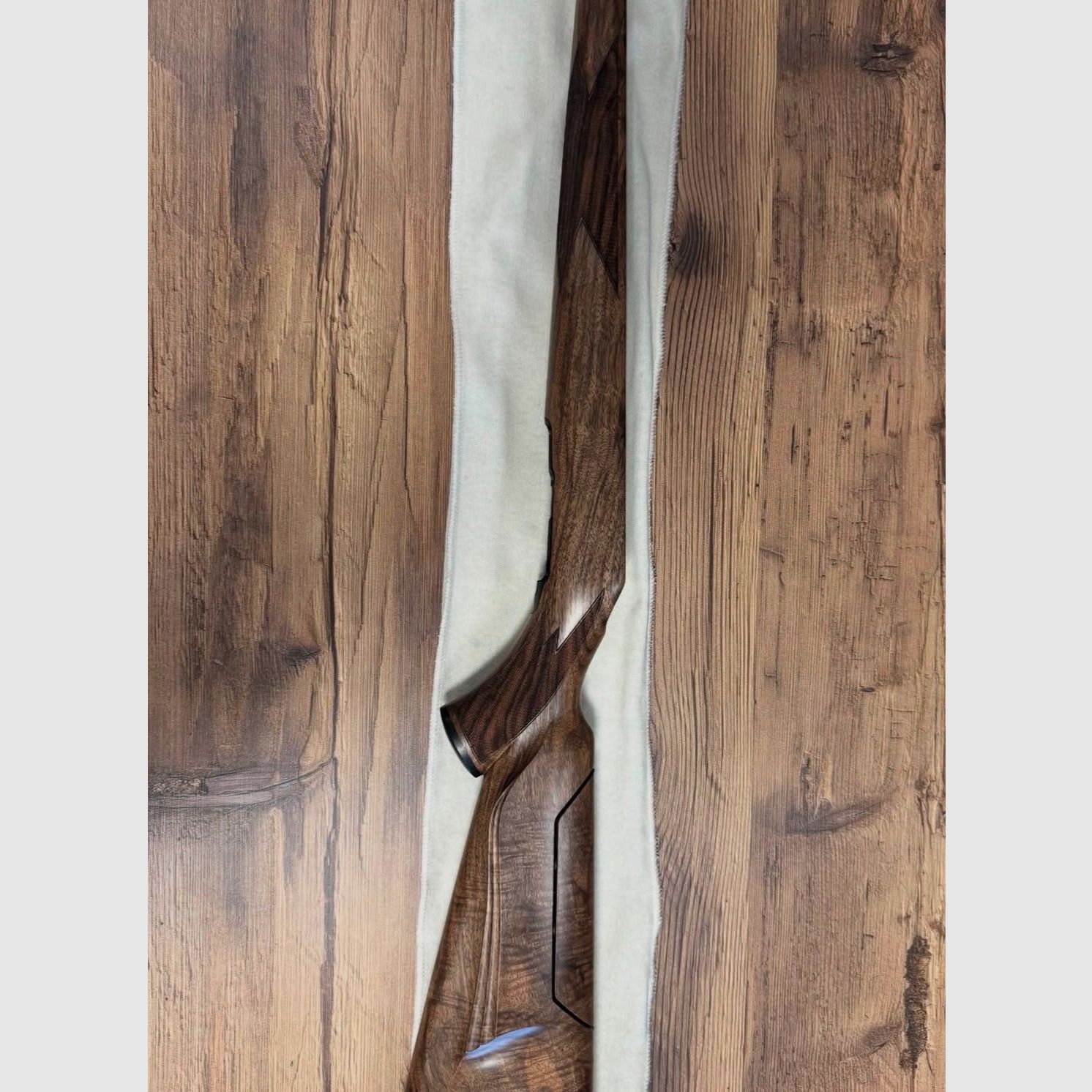 Blaser R8 wooden stock with adjustable cheekpiece (right-handed) OBO