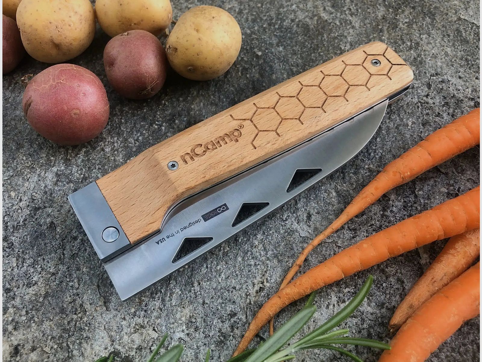 nCamp Premium Santoku-Messer für die Zubereitung von Speisen (9cr18Mov Klinge/Buchengriff) mit Nylon