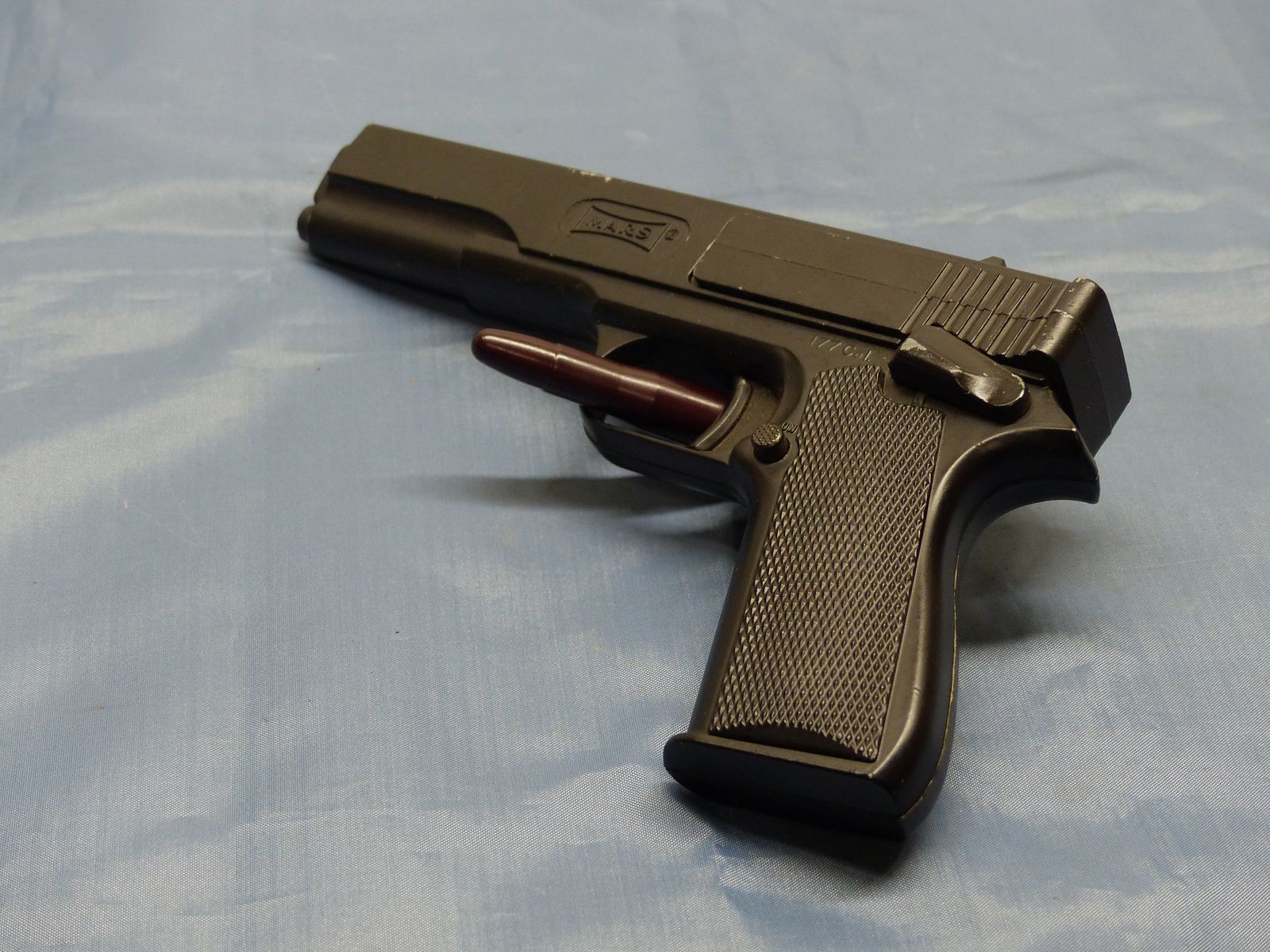 Pistola de aire Marksman 1010 Repeater Cal. 4,5/.177 fabricada en Torrance California USA, imagen 2 de 10