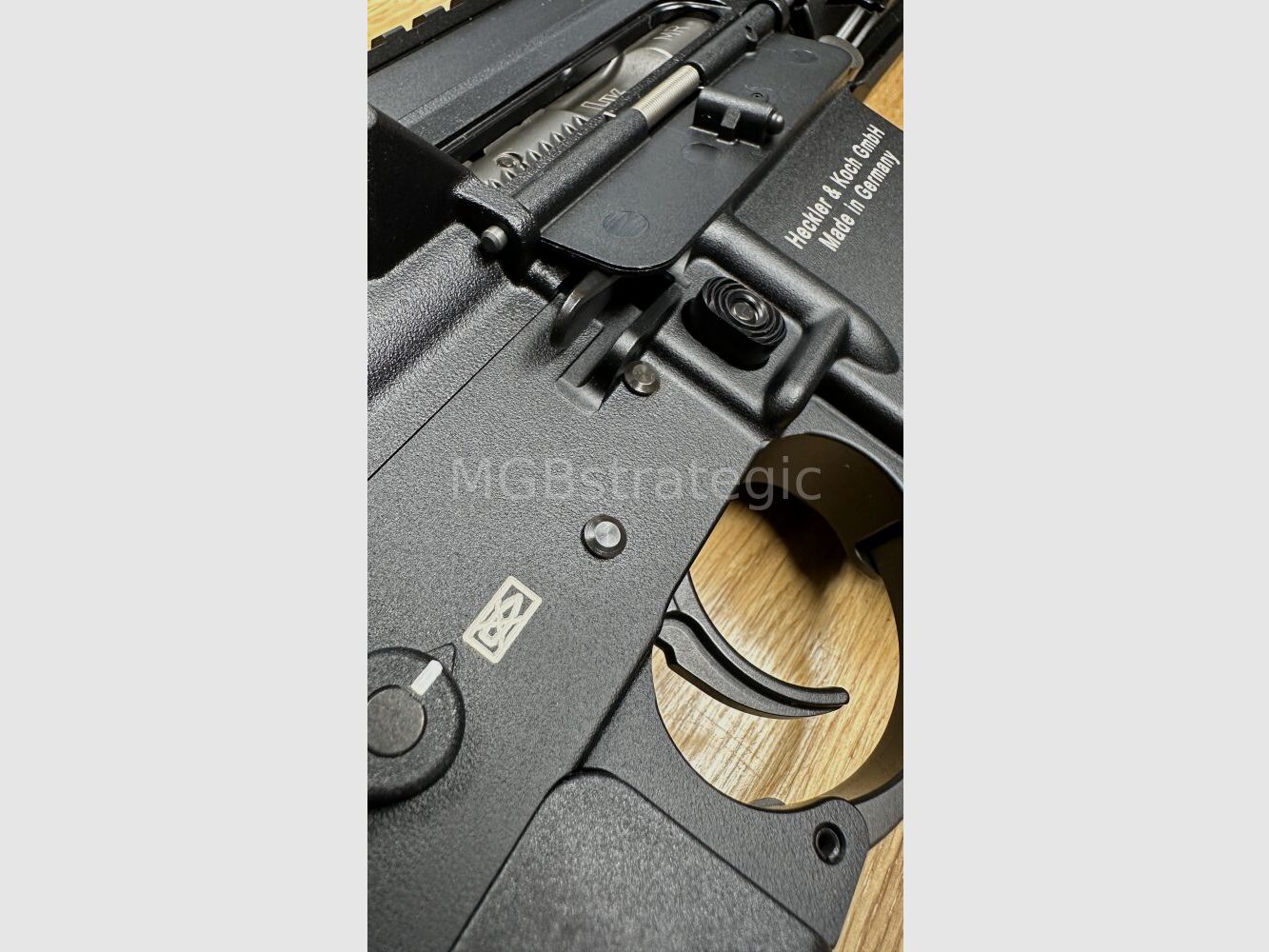 Heckler & Koch MR223 A3 Slim-Line 16,5" Lauf - halbautom. Büchse .223Rem sportlich zugelassen! - Das zivile H&K 416 - mit Original H&K Abzugs- und Schlagstück Pin mit extra Sicherung wie bei G95K + Original H&K QD End-Plate (doppelt neu verstemmt, siehe Foto)