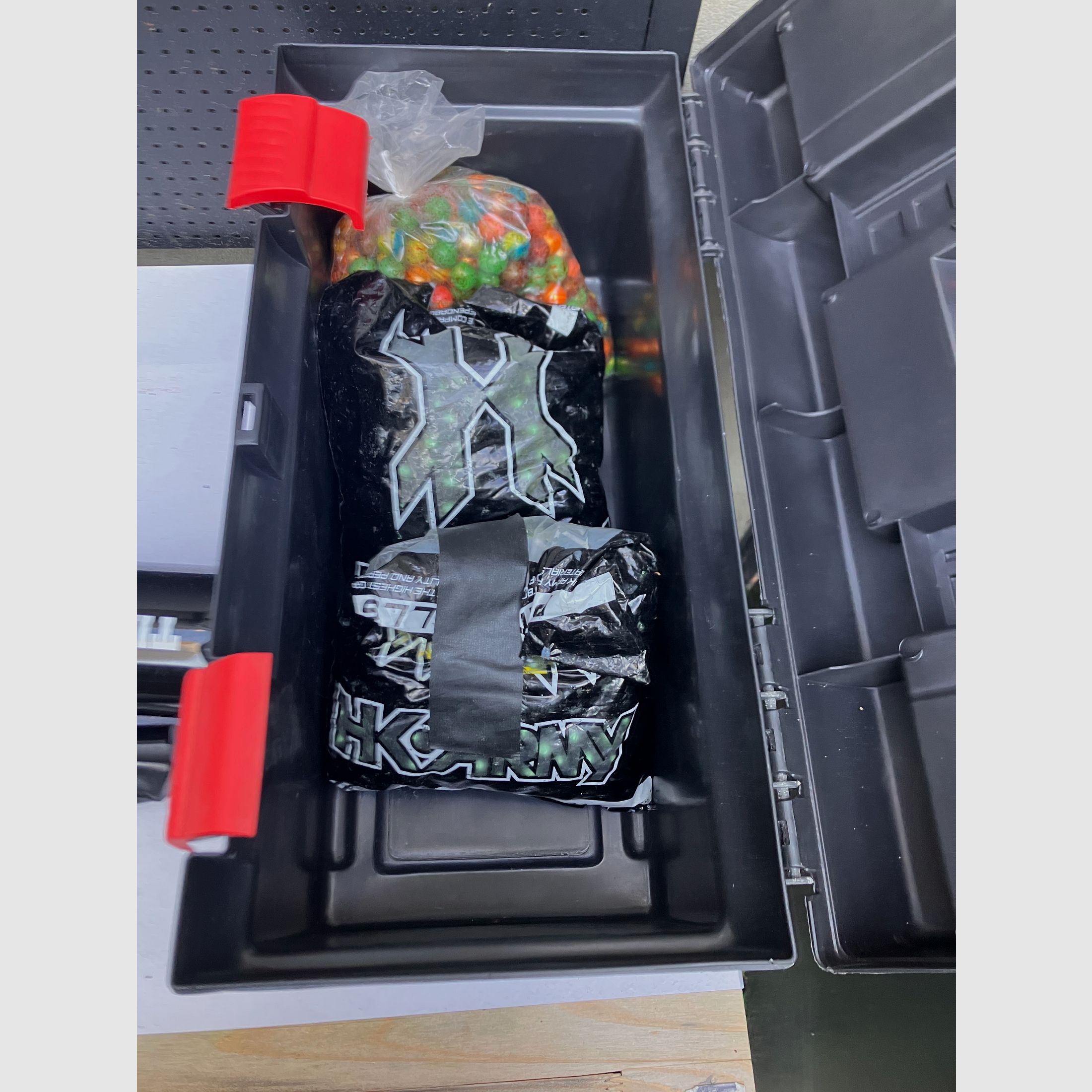 Tippmann 98 Custom including spare marker and accessories