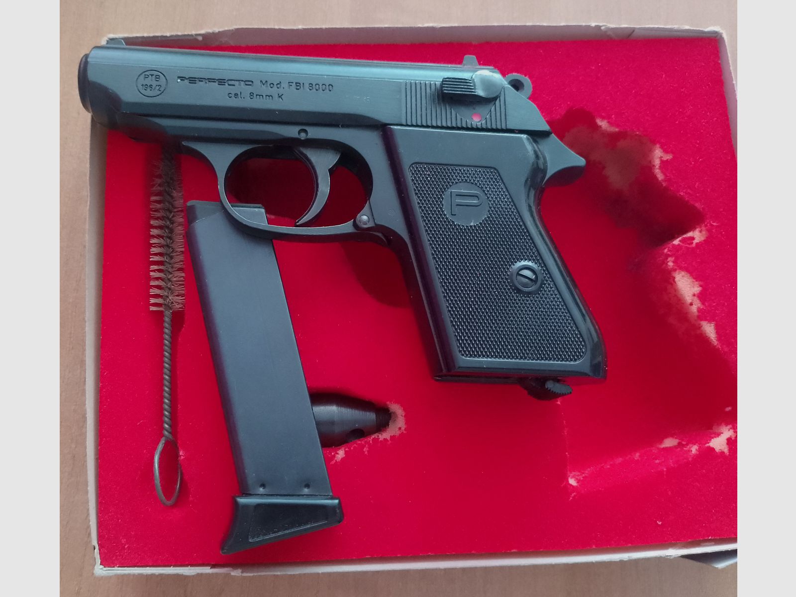 Perfecta Mod. FBI 8000 Cal. 8mm blank in PTB 196/2 in original packaging!