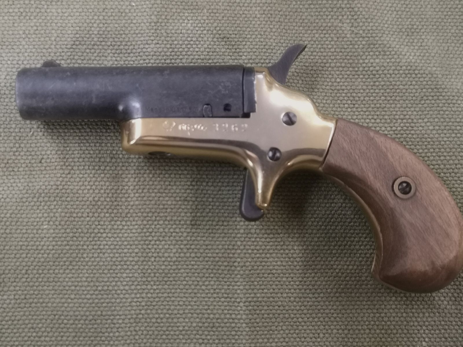 Derringer Eusta 1873  Kaliber: .22lr/.22lfb