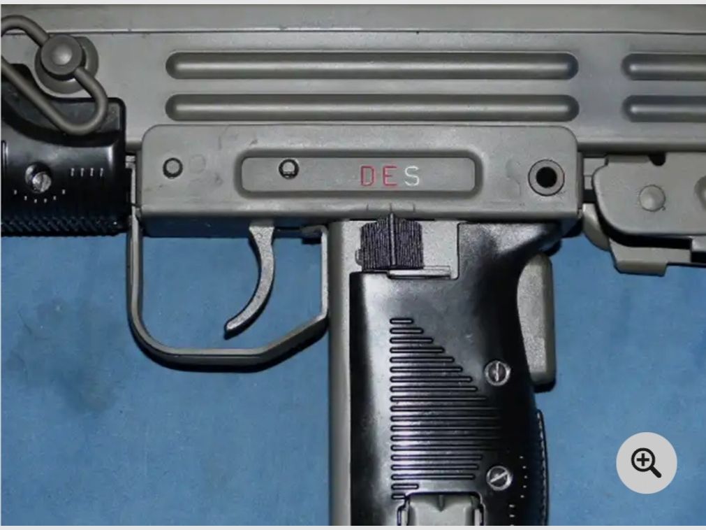 Uzi submachine gun 9mm blank shot