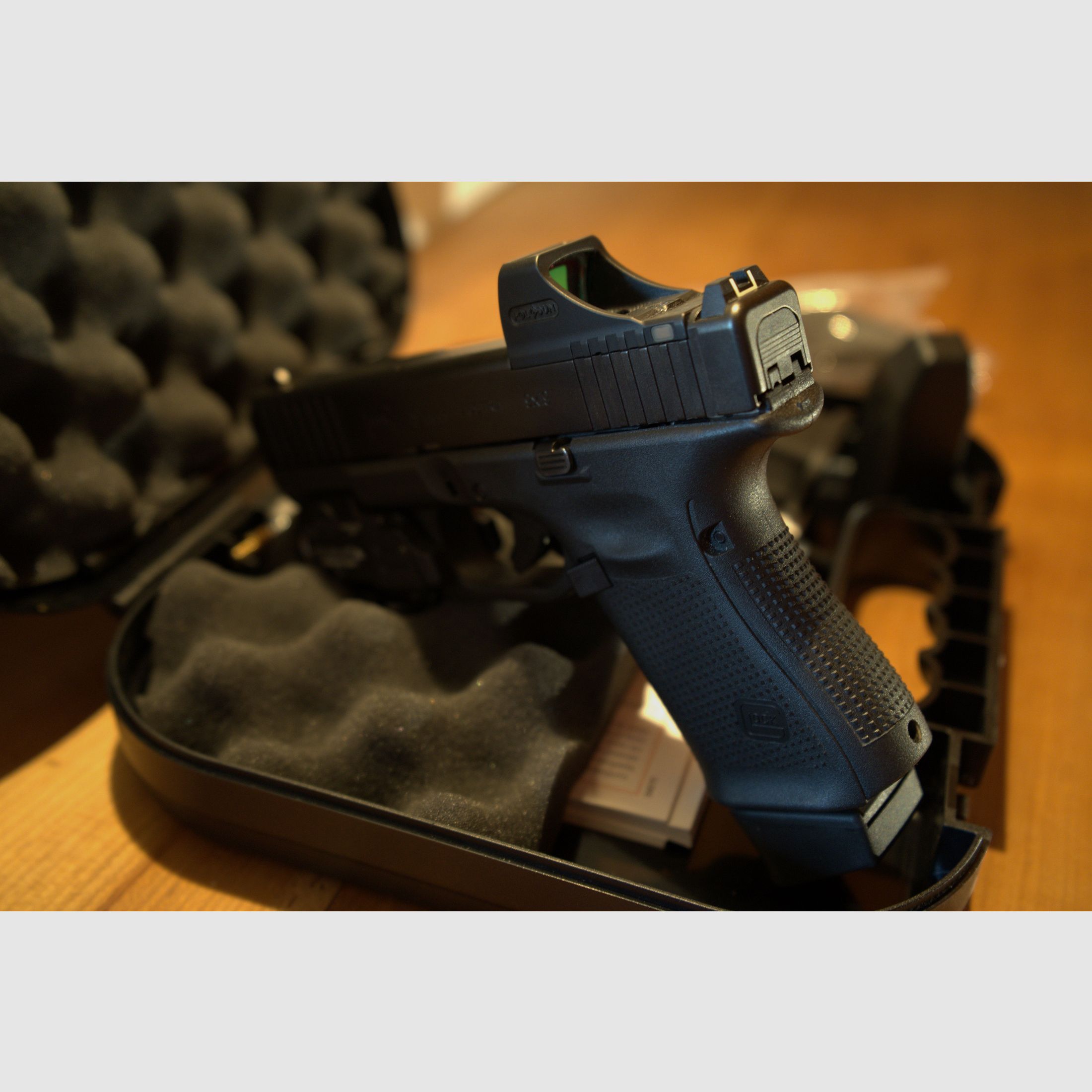 Glock 19 Gen 5 MOS inkl. Holosun SCS-MOS und Streamlight TLR-8 und Glock Performance Trigger