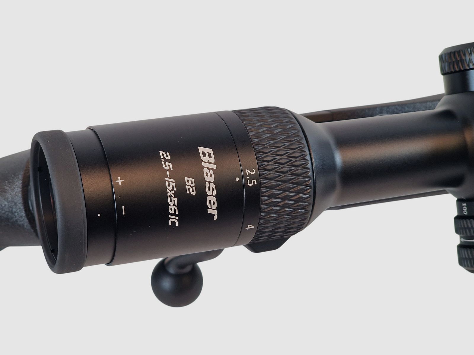 Blaser R8 Ultimate Kal. 30-06 LL. 52cm mit M15x1 und Blaser B2 2,5-15x56 IC S sofort verfügbar 