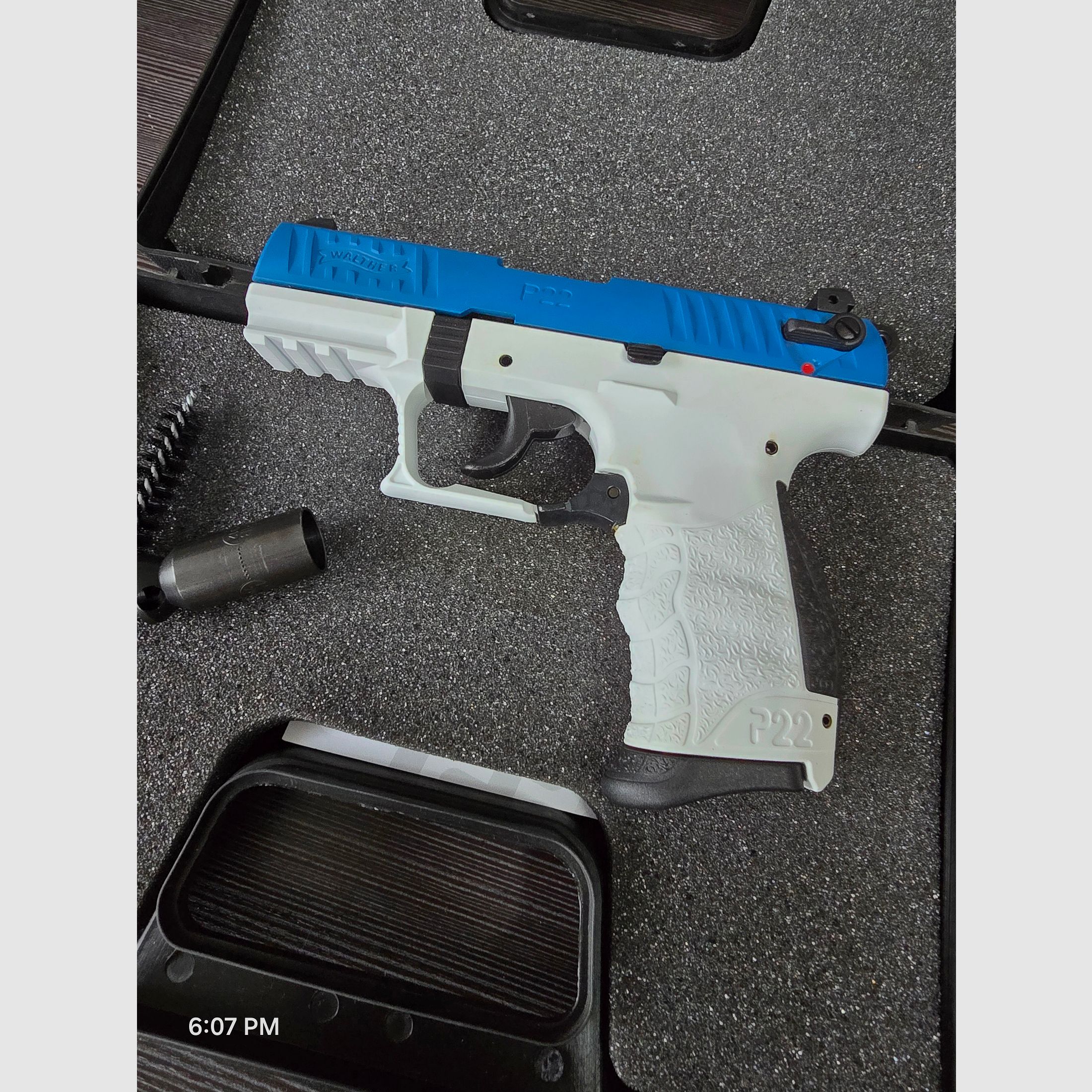 Walther P22Q Blue/ White Edition