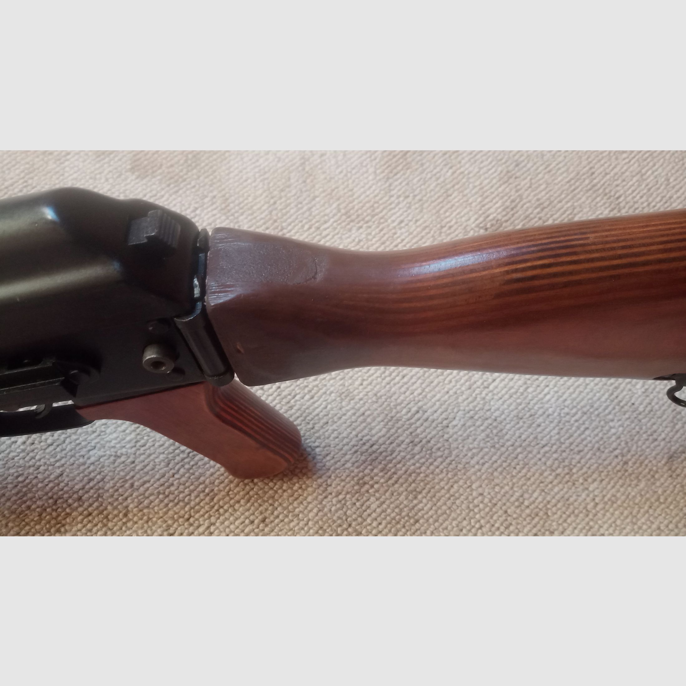 Madera de AK ruso con adaptador para rifle de CO2 Yunker en aspecto de culata fija AK74