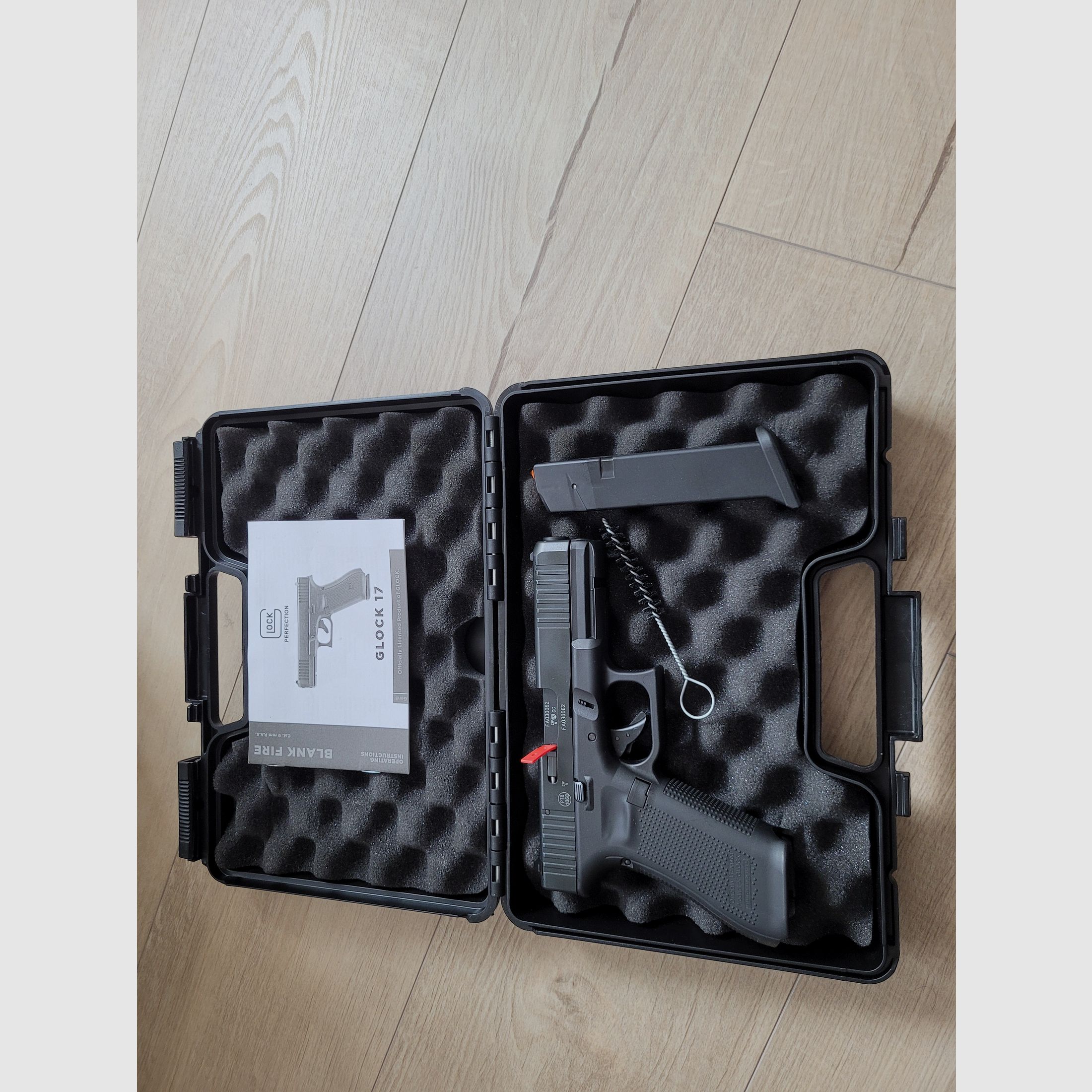 Glock 17 Gen5 Schreckschuss Pistole 9mm P.A.K.schwarz