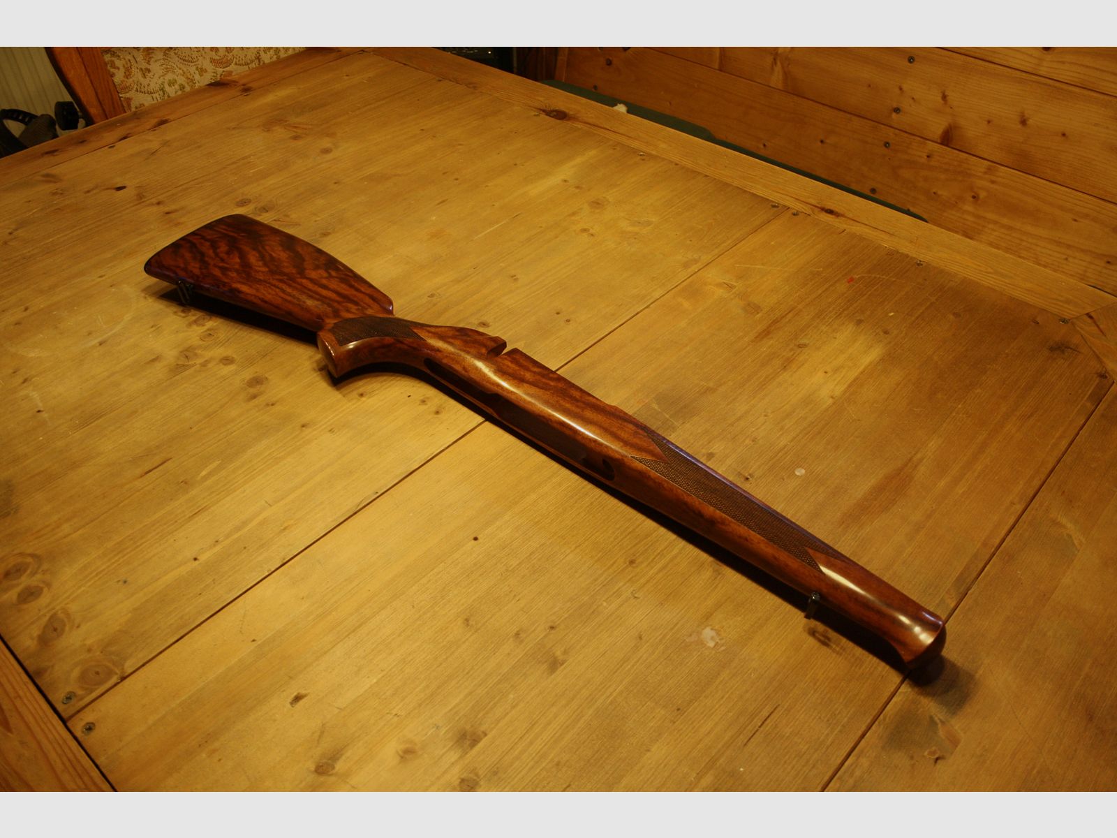 Repetierowa broń Zoli AZ1900 Taiga 8x57IS ręczny zamek z orzechowym uchwytem