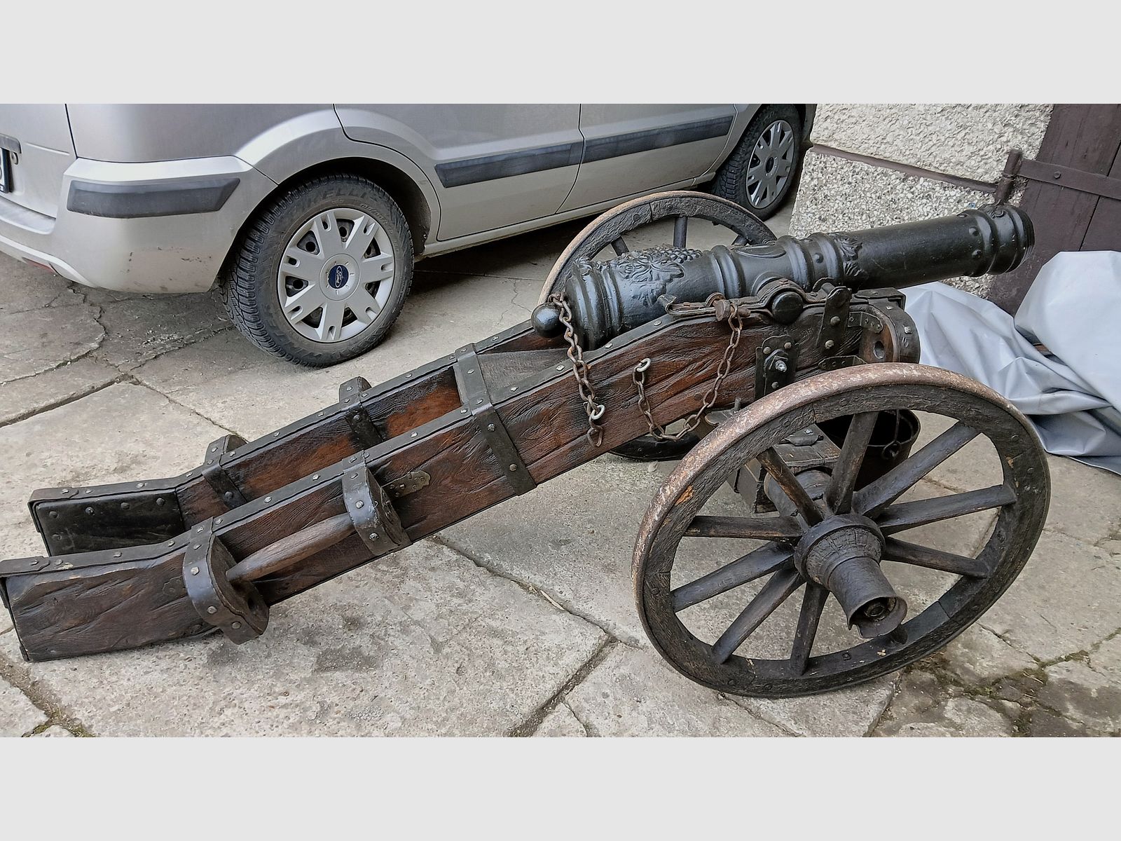 OgłoszenieReplika armaty wojskowej