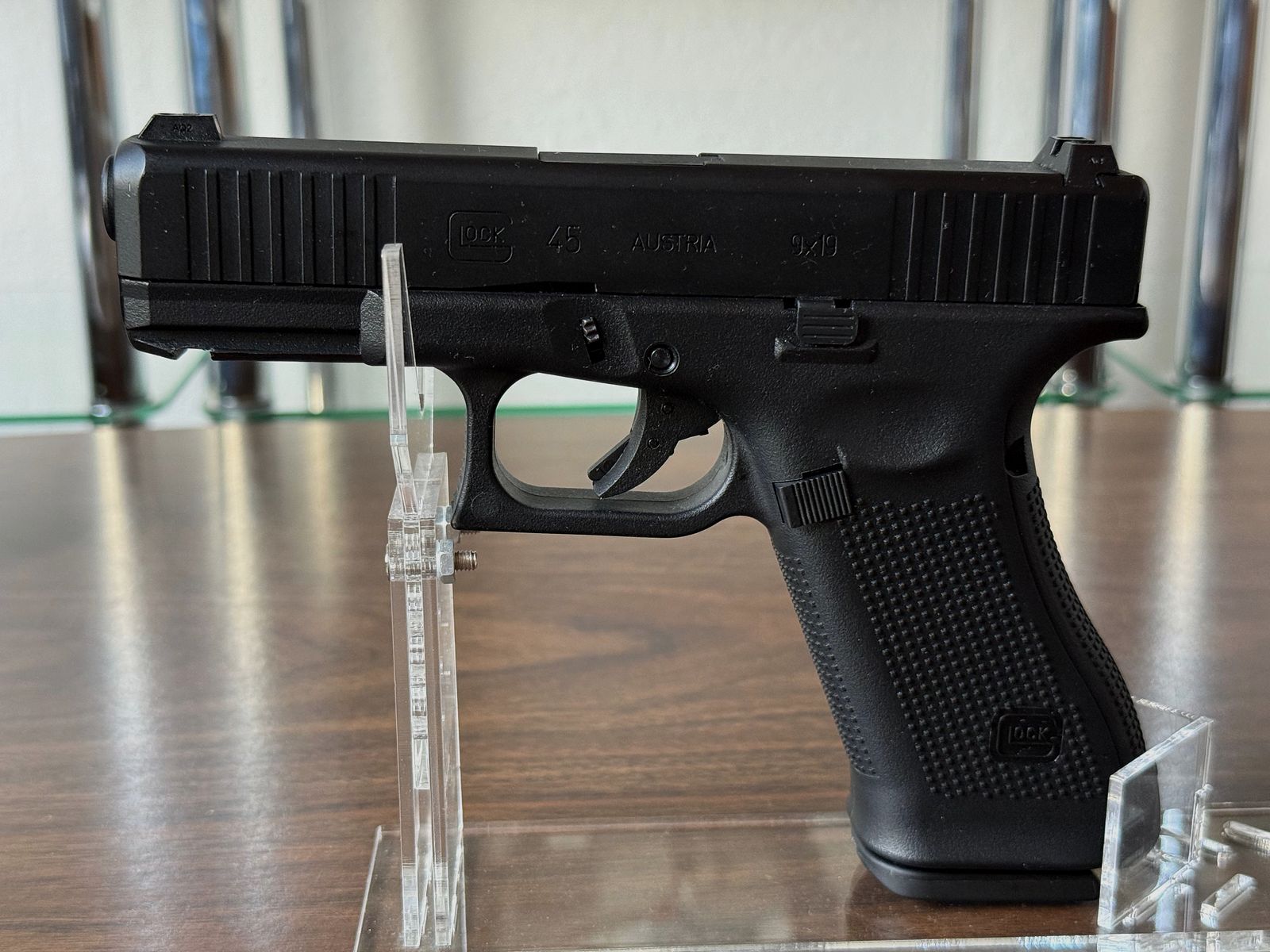 Glock 45 Gen5 GBB Airsoft-Set (Kal. 6 mm BB) – Komplettpaket