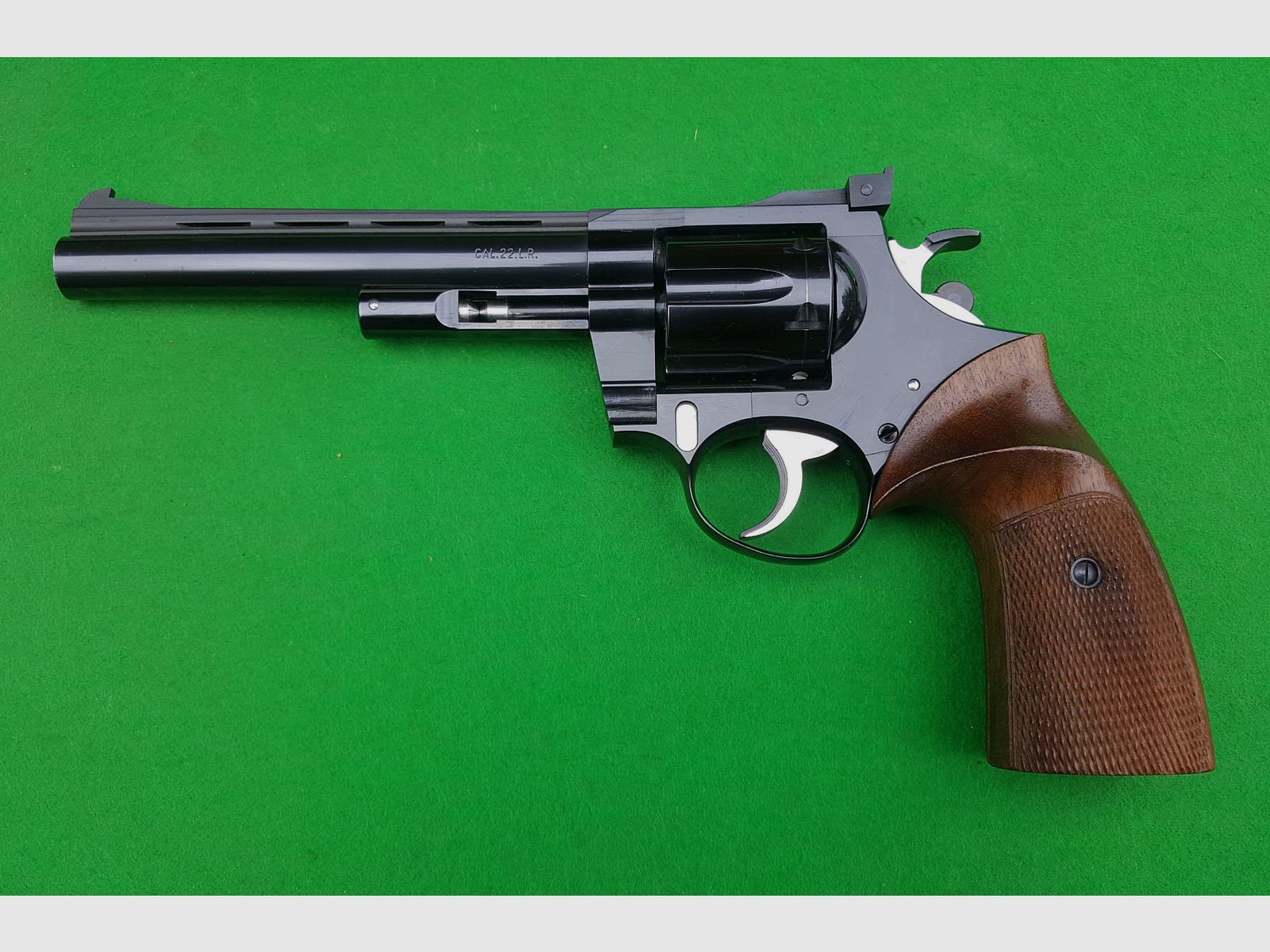 Korth Revolver  Cal. .22 LR   1973  6" Lauflänge