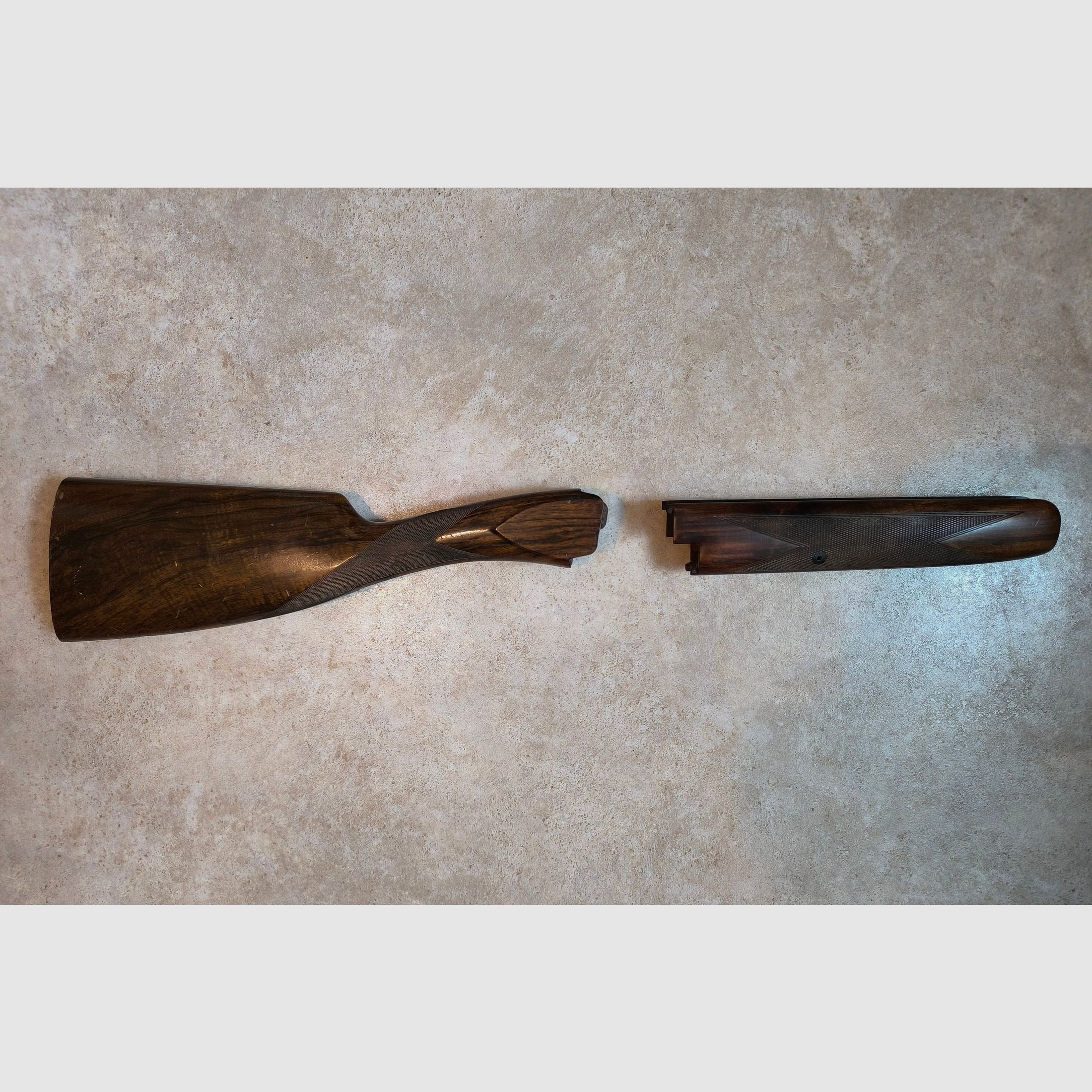 FN B25 visbuik-kolf met voorhand