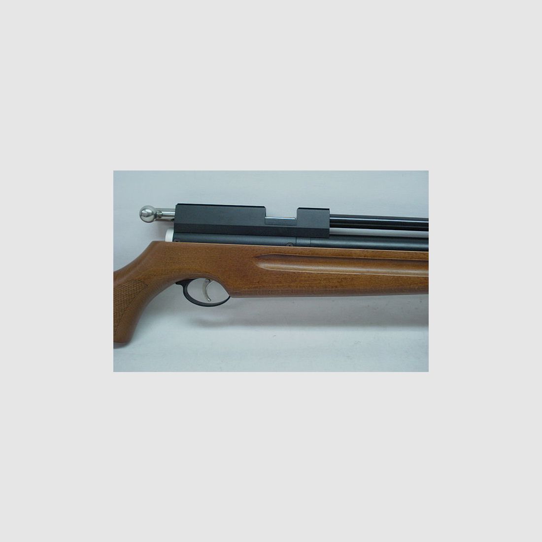 Rifle de aire InnoMar M10 PCP Cal. 4,50mm, Culata de madera