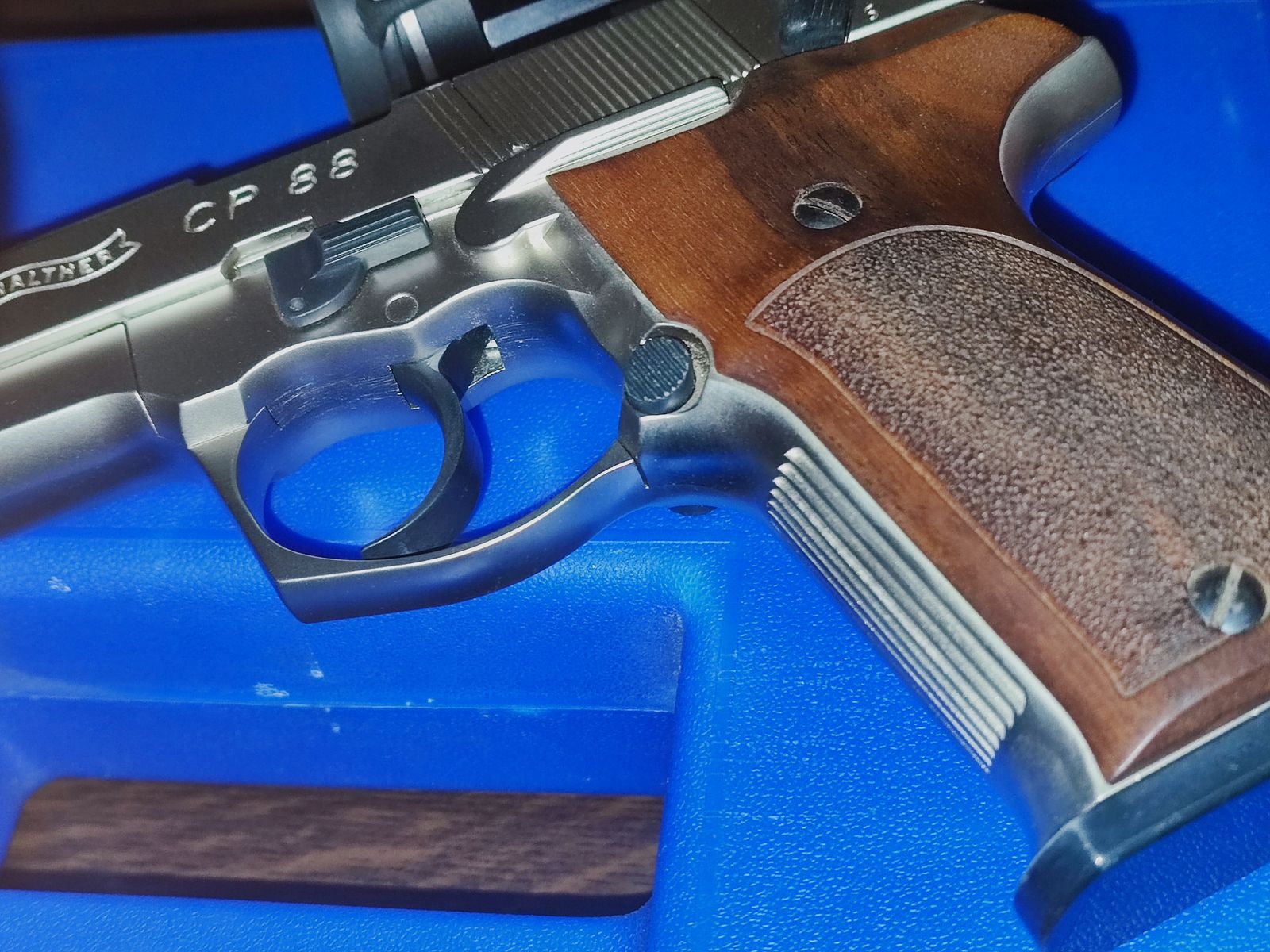 Walther CP88 Set de compétition Nickel/Bois + Hawke Point rouge