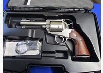 Revolver Ruger Super Blackhawk 4 5/8 inches .454 Casull -only 3 in Germany SB