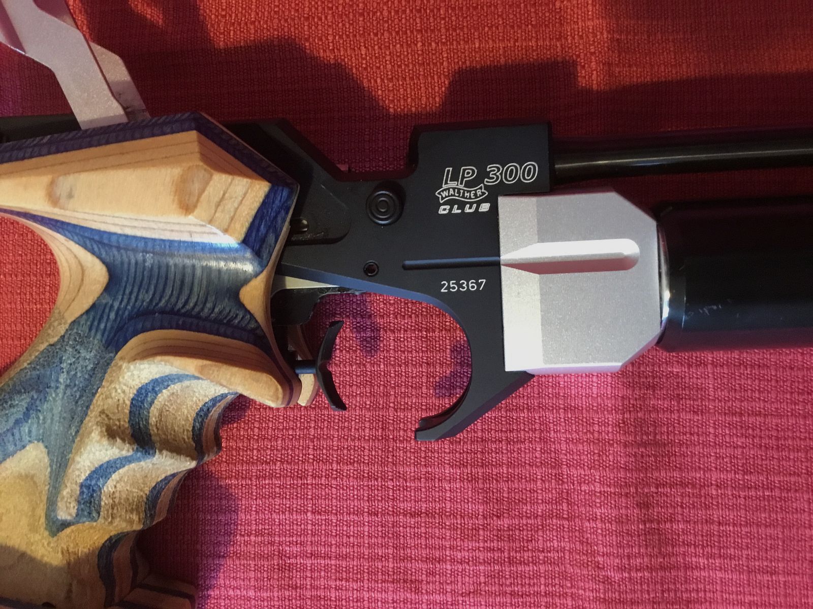 Walther luchtpistool 300 XT – Compleet set met koffer, vuladapter en beschrijving.