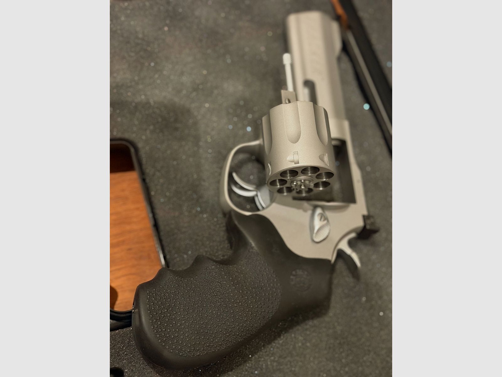 TAURUS TRACKER 627 4“ m. Komp. nuevo - no disparado con accesorios