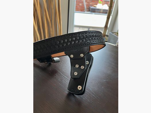Tactical Gürtel mit Holster und Magazintaschen 9mm