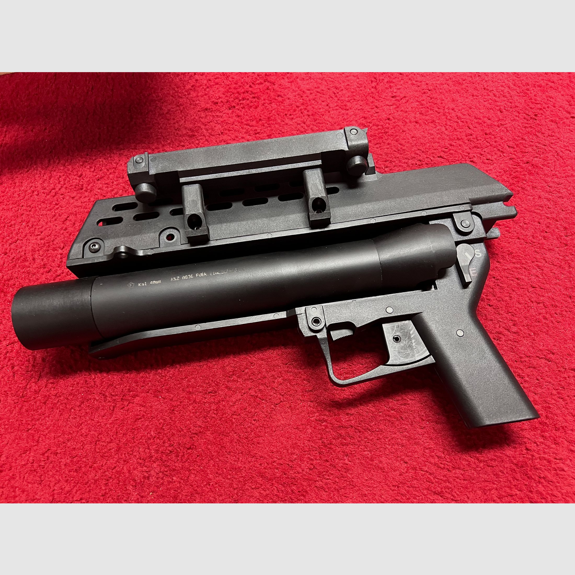 Lanzagranadas Airsoft ST 36 para el G36 de S&T Armament en negro