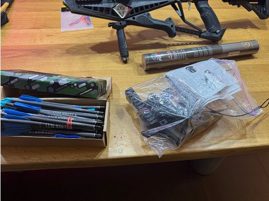 Cobra Adder Ek Archery mit viel Zubehör