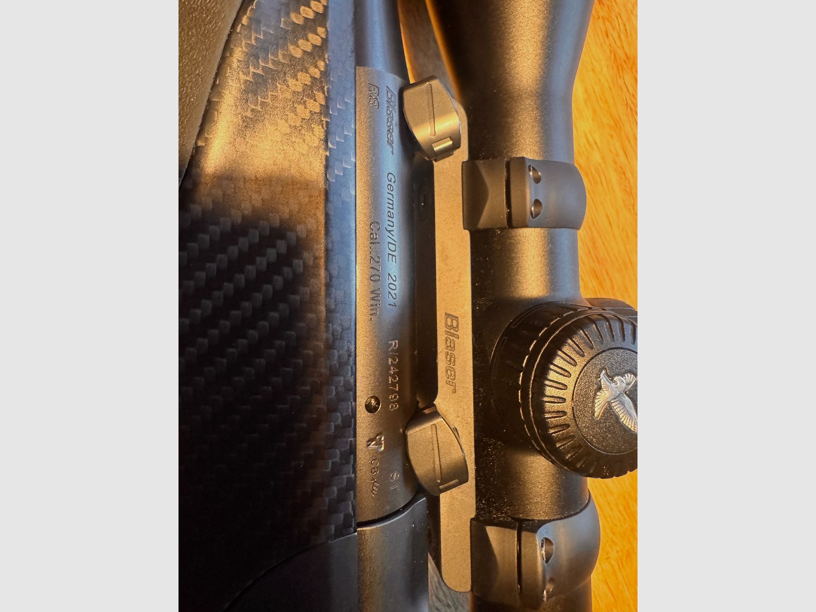 Blaser R8 Ultimate Carbon, .270win, Atzl Jagdmatchabzug, Mündungsgewinde M1x15, verstellbare Schaftbacke, Carbon Kammergriffkugel