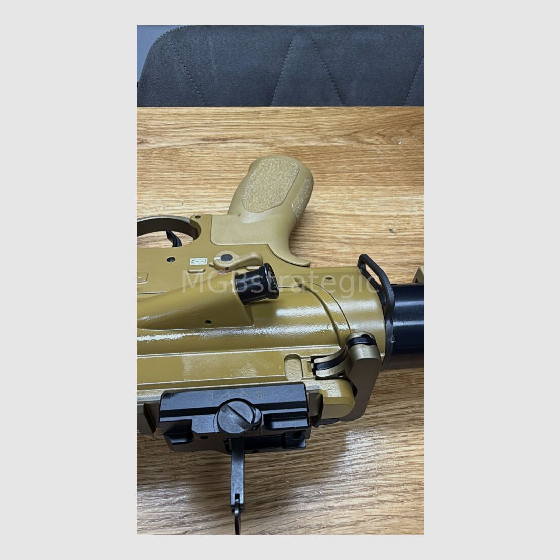 Heckler & Koch GmbH MR308 A3 EDICIÓN ESPECIAL rifle semiautomático .308Win - Diseño y técnica de patrulla G28 - similar a HK 417 M110A1 - Superior e inferior recubiertos RAL8000