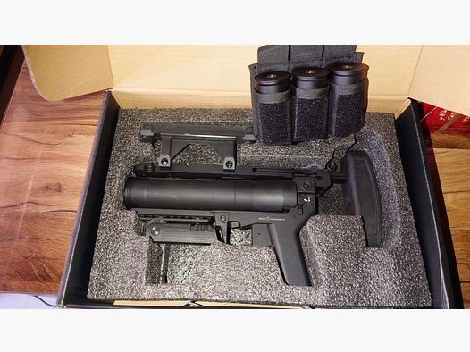 S&T 320  Granatwerfer 