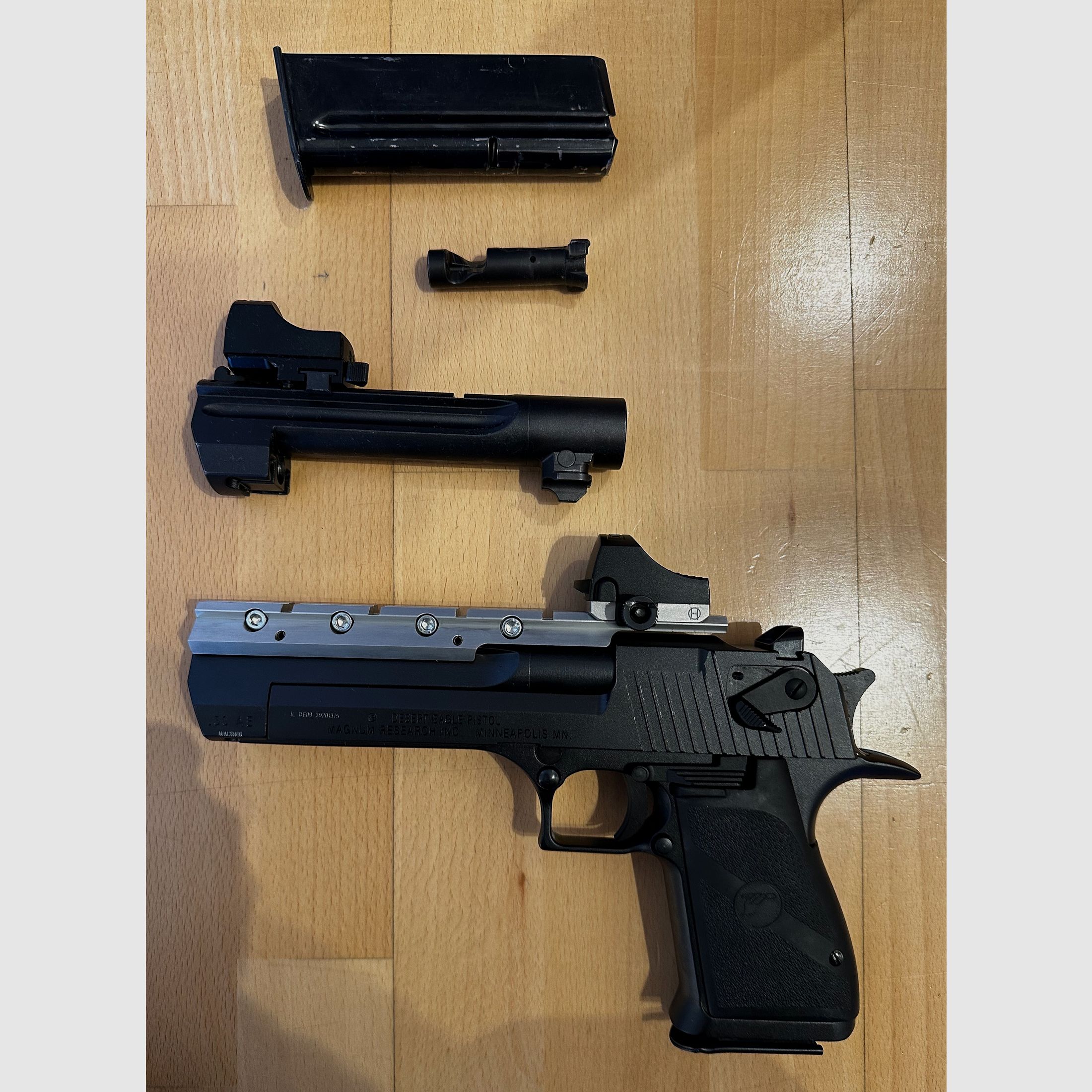 Dessert Eagle 50 AE mit Wechselsystem .44 beides wenige Schüsse