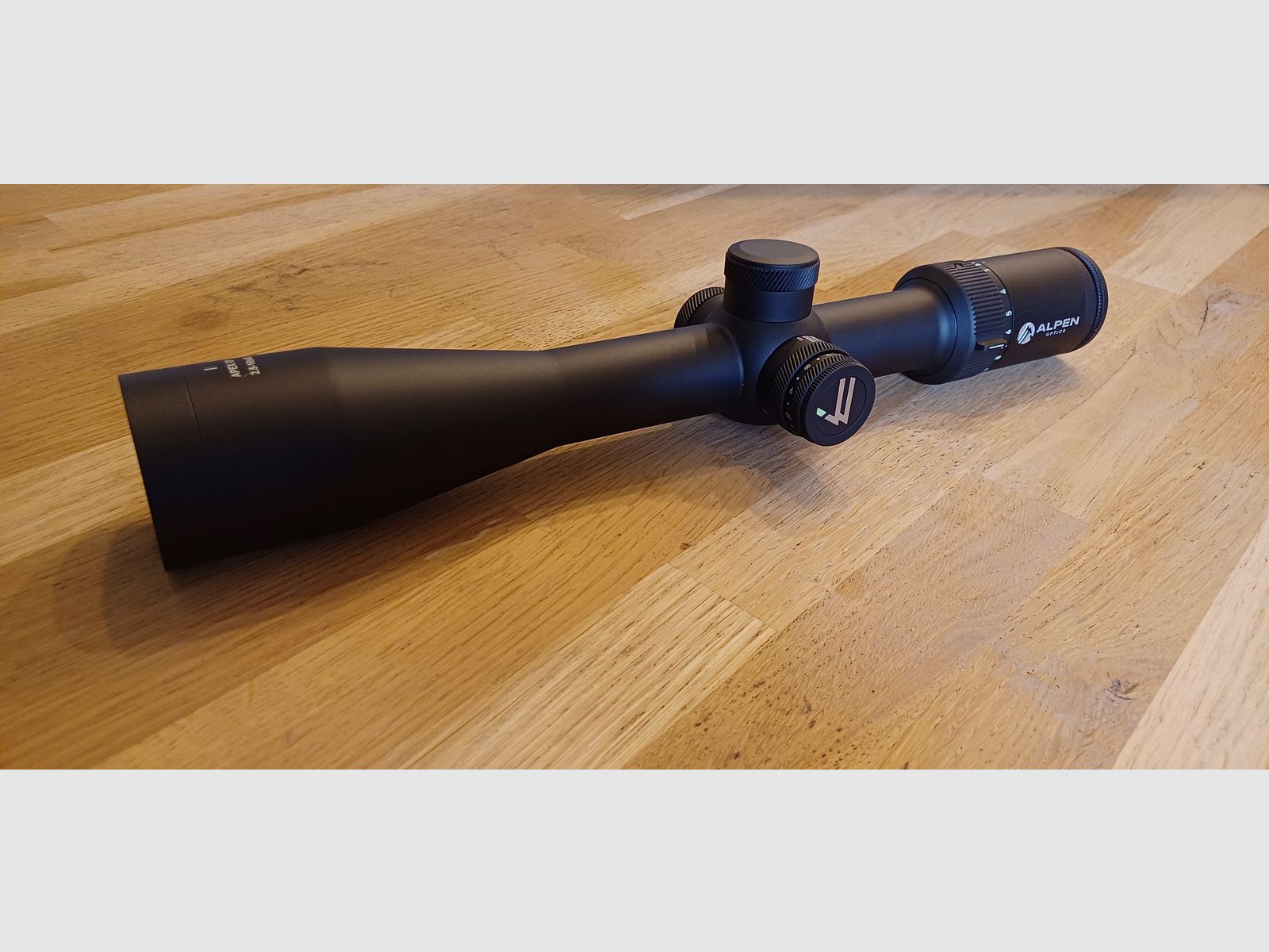 Alpen Optics APEX XP 2.5-16 x 42