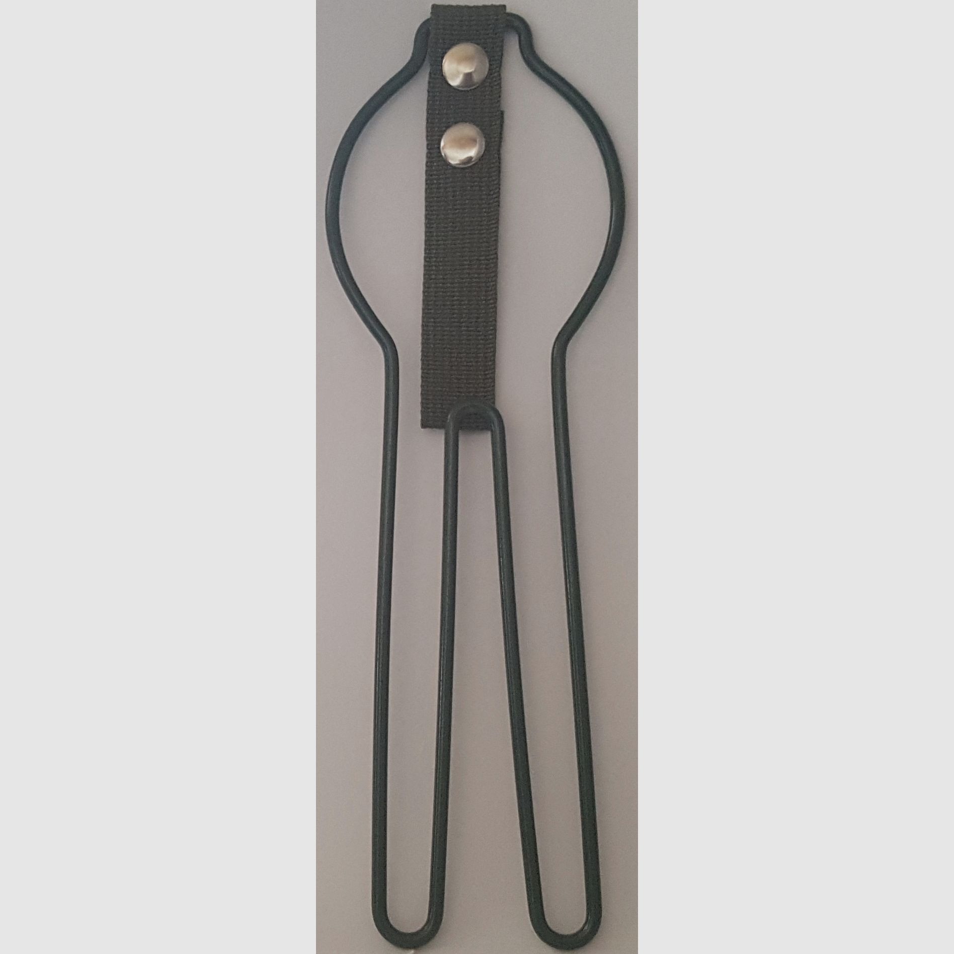 Twelvepointer Chicken Gallows with Mounting Tab