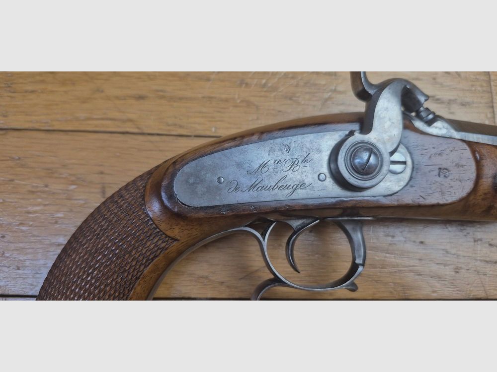Wunderschöner Offizierspistole der Kavallerie 1833 – 1. Typ – Königliche Manufaktur von Maubeuge – Aus den ersten Produktionen – Wunderschöner Lauf aus gewelltem Stahl 48 "Haare" – Originalbrünierung – Keine Oxidation – Schöne Stempel – Sehr guter Zustand+, Bild 6 von 25