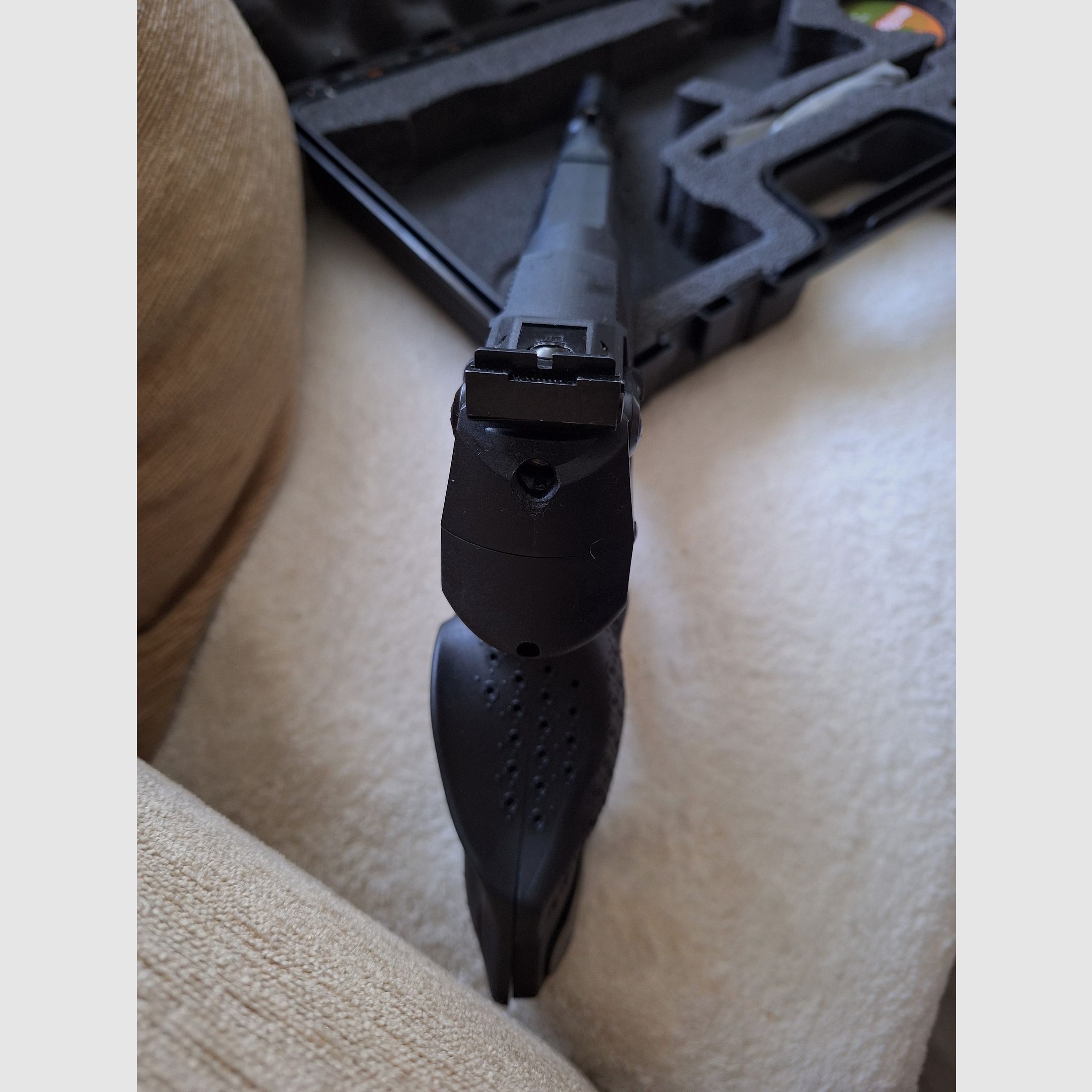 Zoraki Luftpistole 4,5mm mit Schalldämpfer 